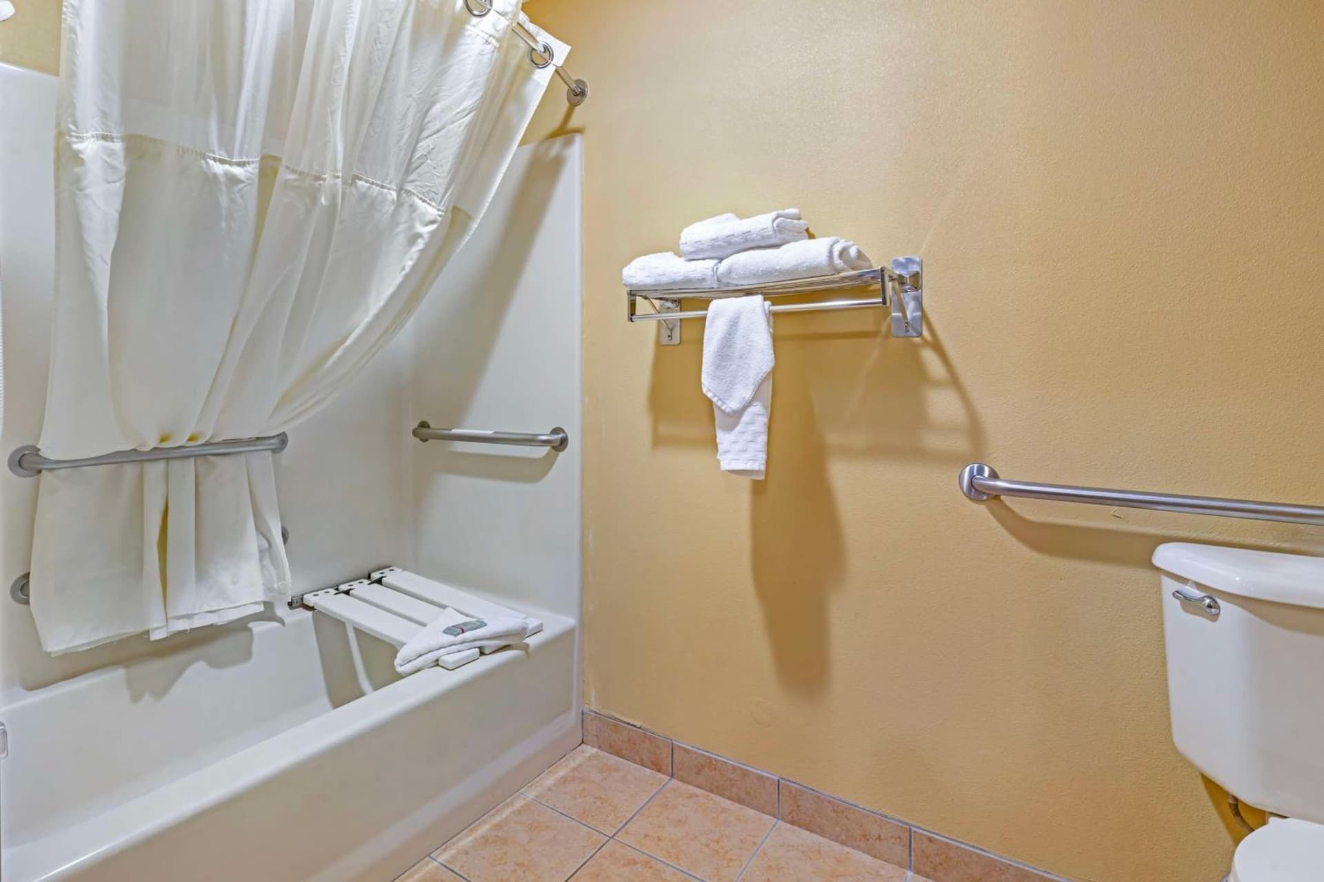 Best Western Cascade Inn & Suites gallery photo in Troutdale, OR — image 31