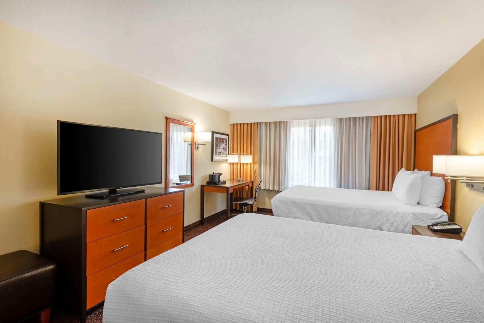 Best Western Cascade Inn & Suites gallery photo in Troutdale, OR — image 45