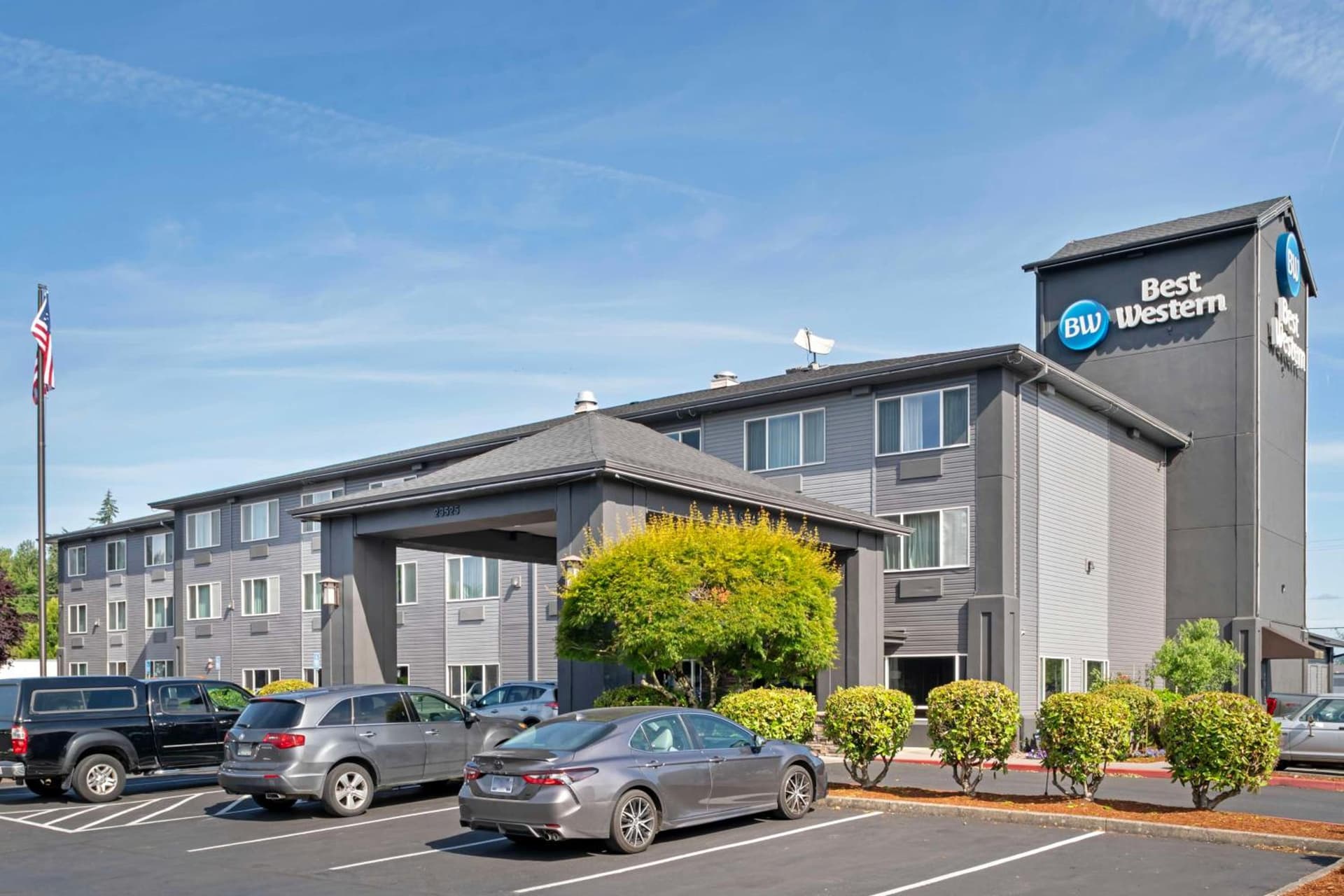 Best Western Cascade Inn & Suites gallery photo in Troutdale, OR — image 41