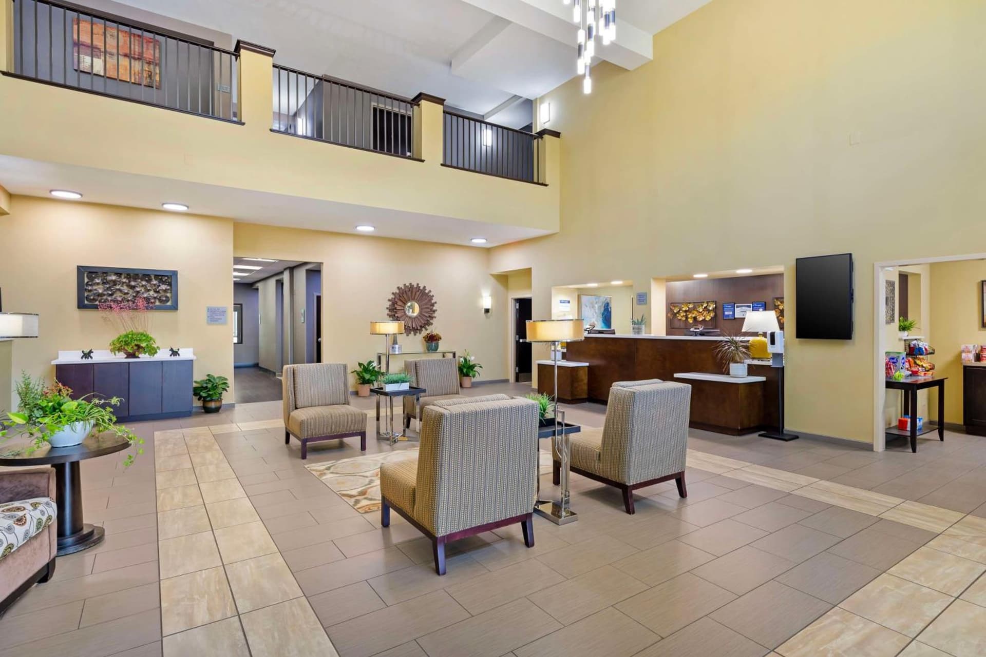 Best Western Plus Thornburg Inn & Suites interior in Thornburg — gallery photo 2