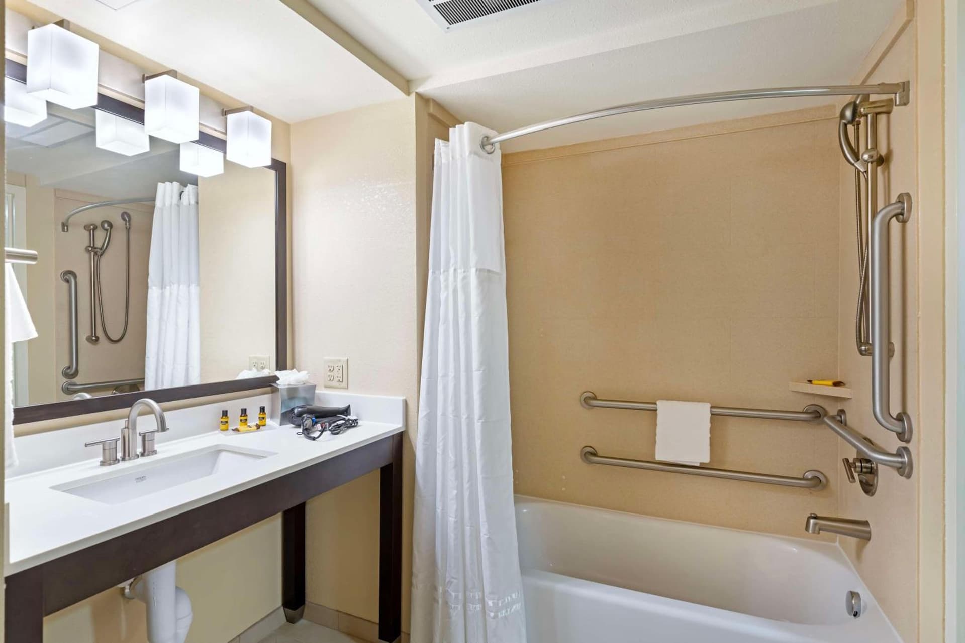 Best Western Plus Thornburg Inn & Suites gallery photo in Thornburg — image 22
