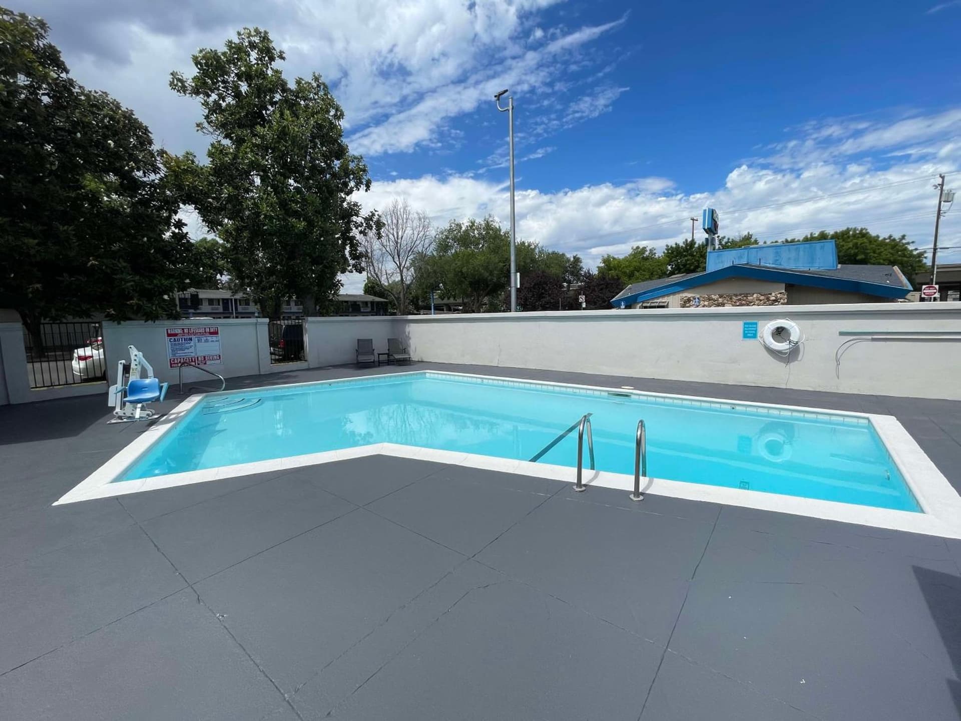 The Midtowner Hotel, SureStay Collection by Best Western property views in Sacramento, CA — gallery photo 3
