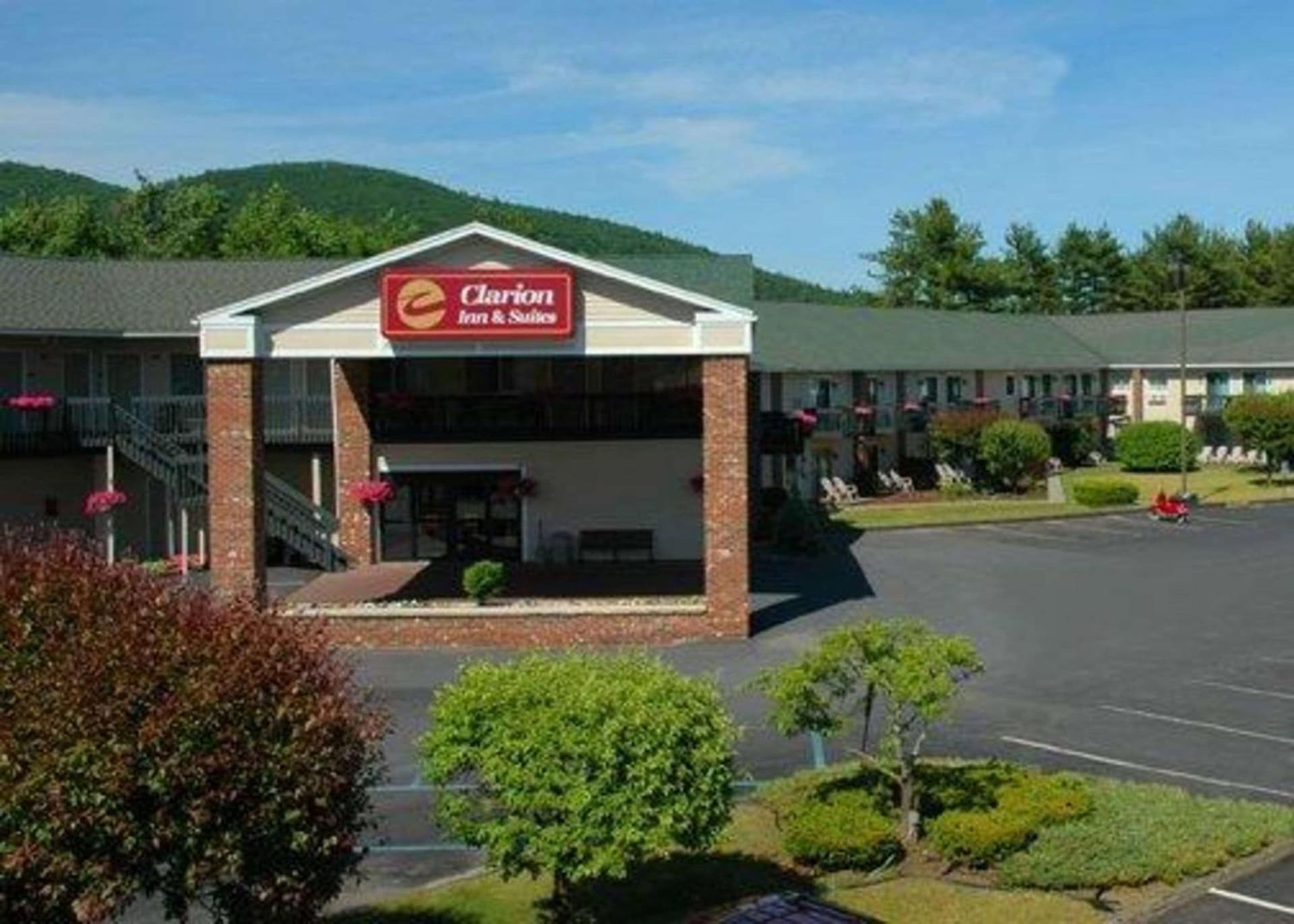 Clarion Inn & Suites at the Outlets of Lake George featured exterior or lobby in Lake George — similar hotel