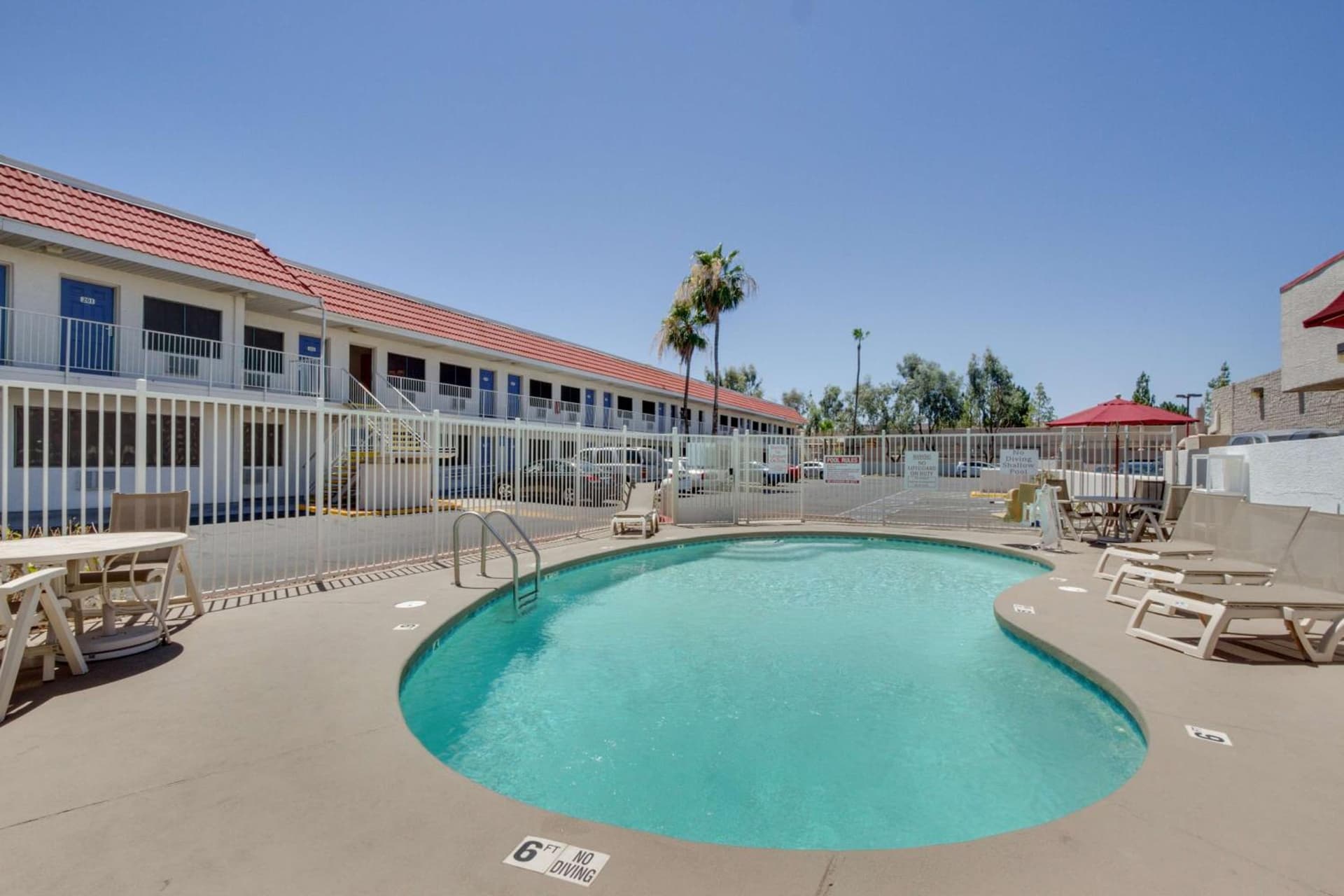 Motel 6-Tempe, AZ - Broadway - ASU interior in Tempe, AZ — gallery photo 2