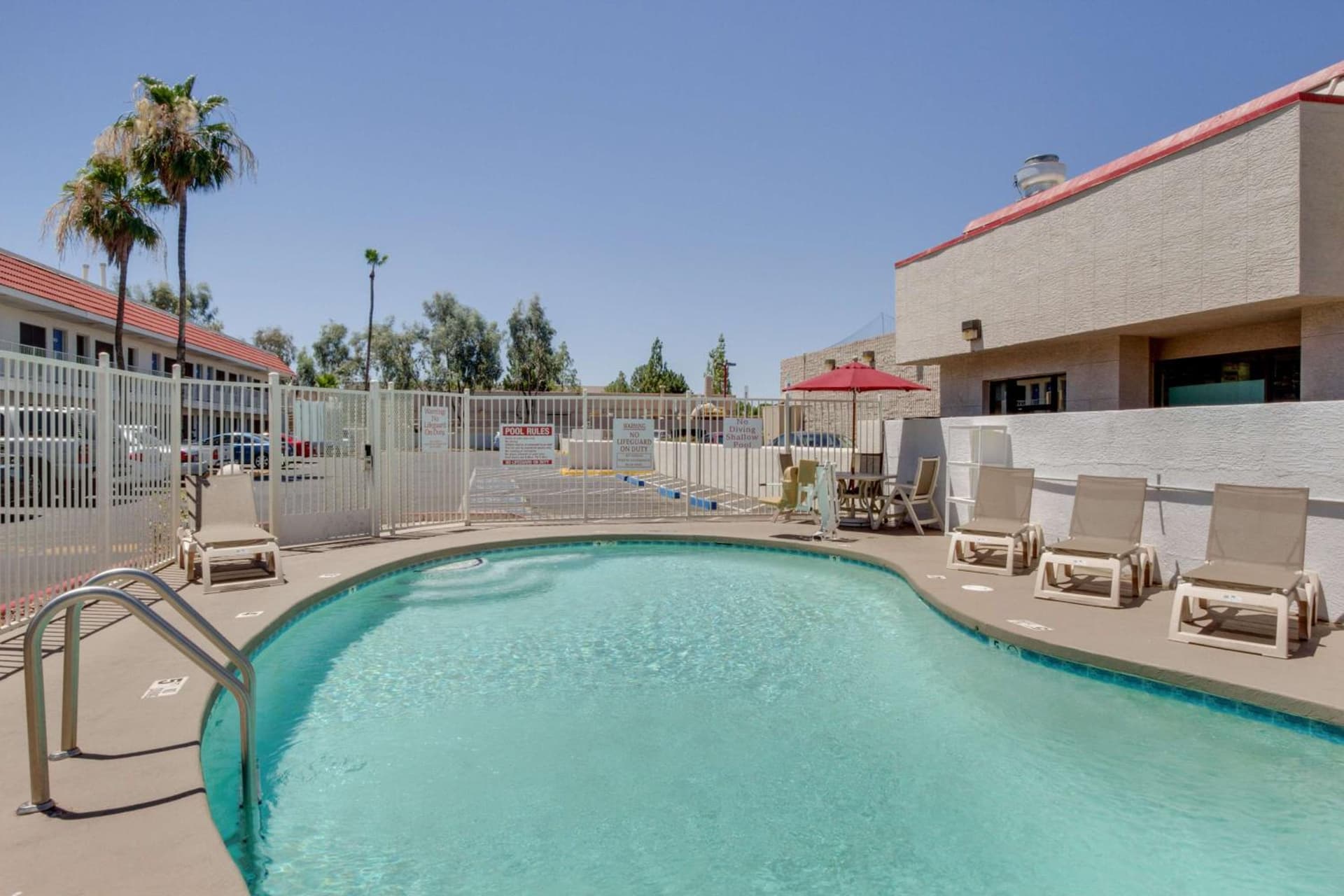 Motel 6-Tempe, AZ - Broadway - ASU property views in Tempe, AZ — gallery photo 3