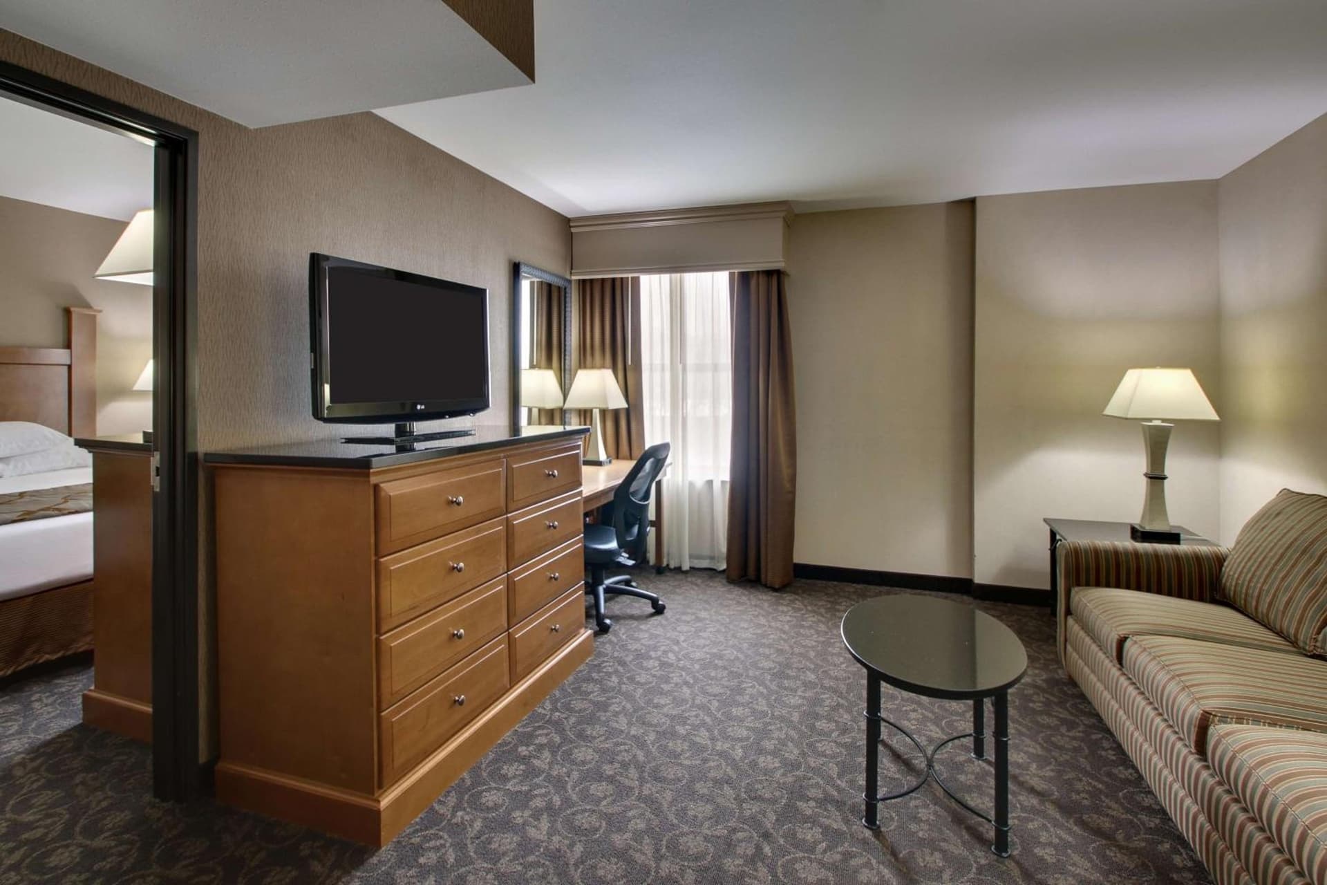 Drury Plaza Hotel Broadview Wichita gallery photo in Wichita, KS — image 85
