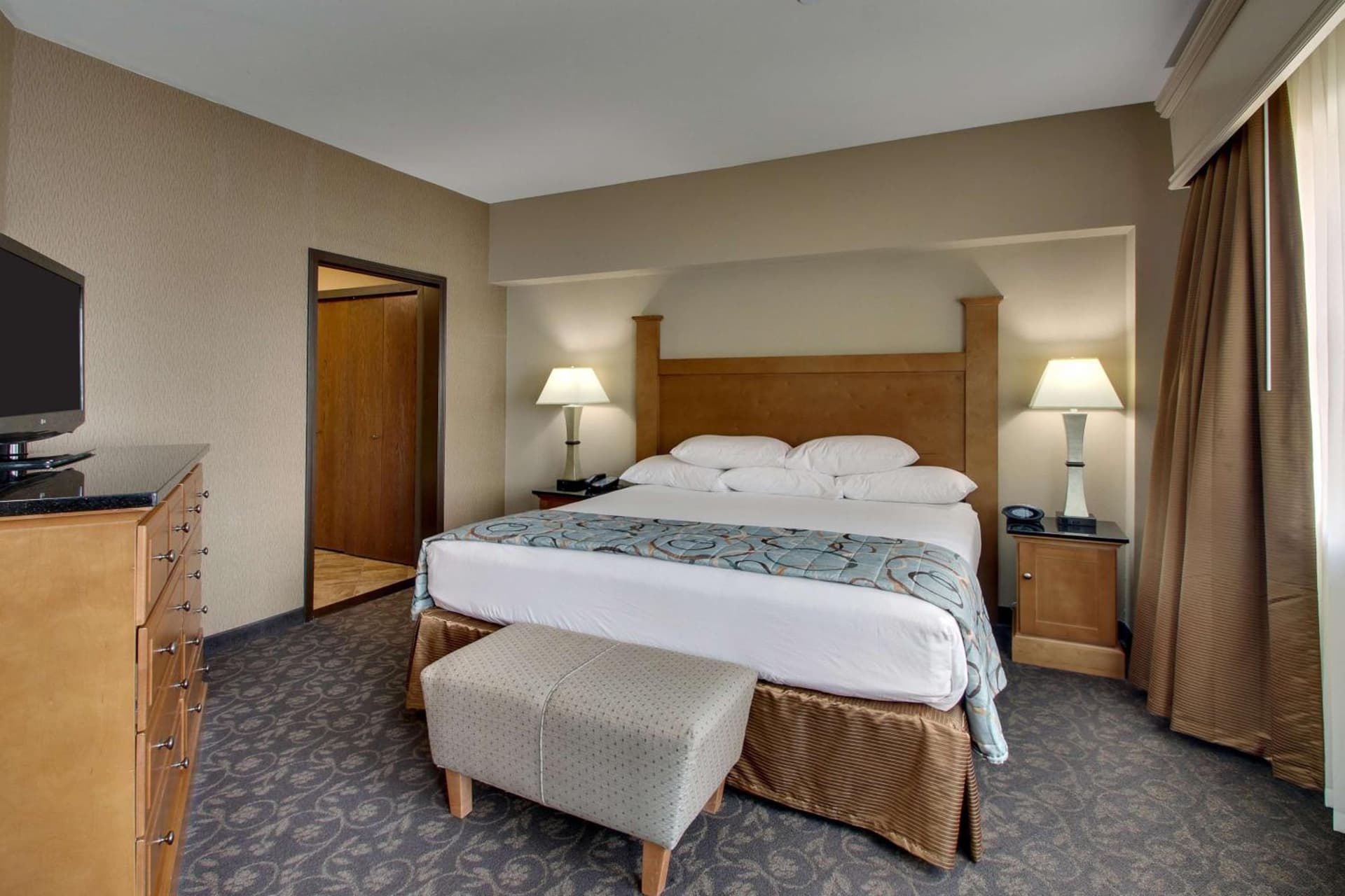 Drury Plaza Hotel Broadview Wichita gallery photo in Wichita, KS — image 97