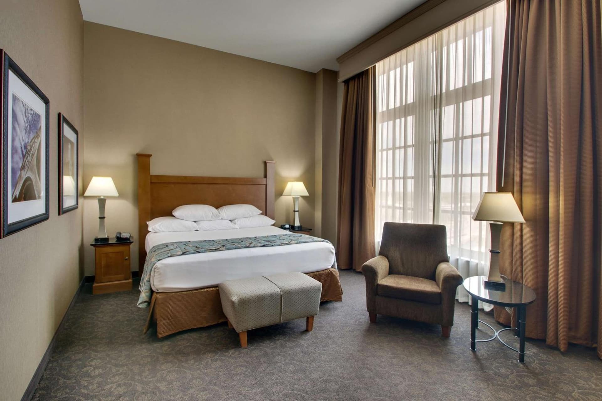 Drury Plaza Hotel Broadview Wichita gallery photo in Wichita, KS — image 61