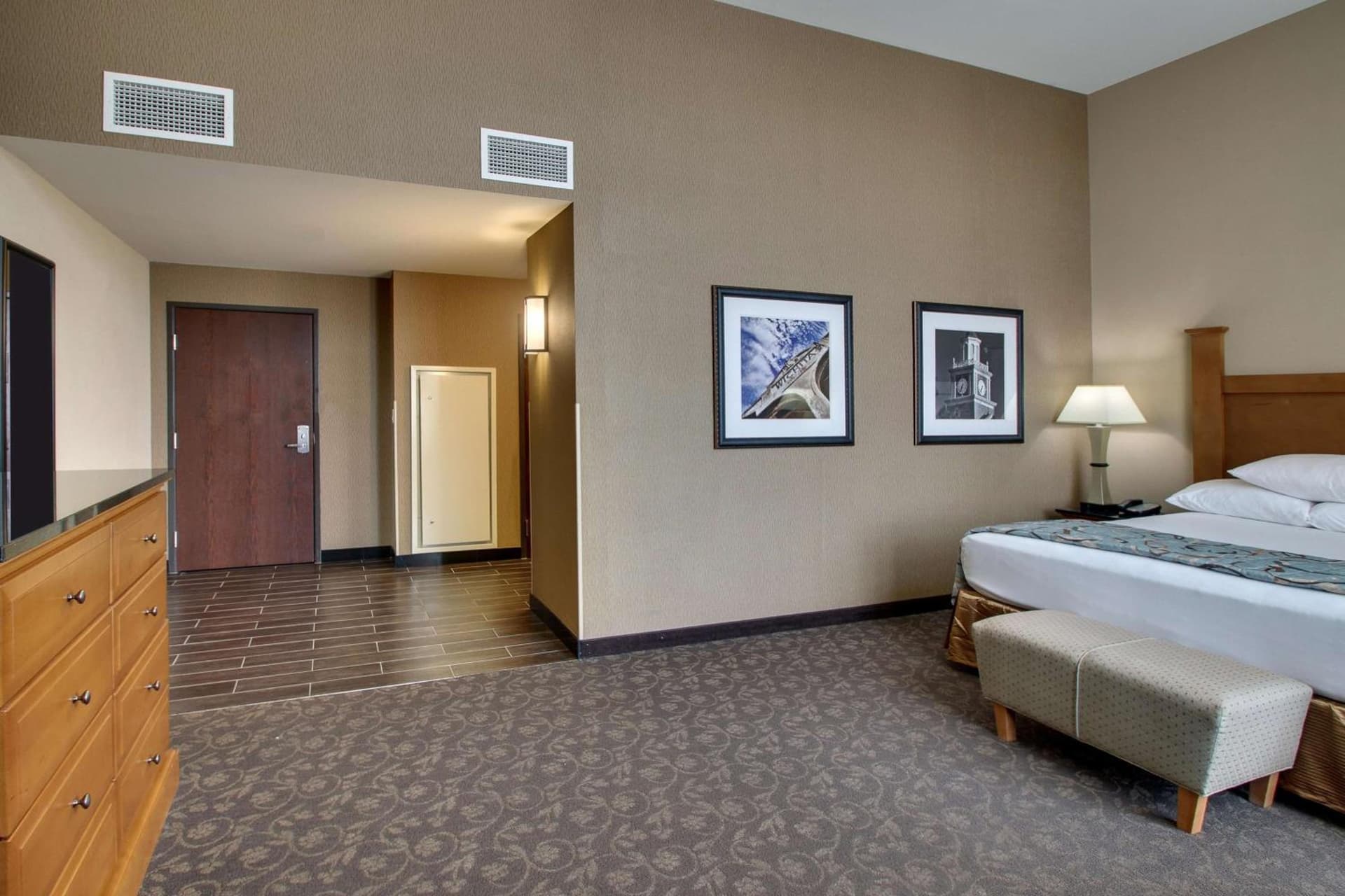 Drury Plaza Hotel Broadview Wichita gallery photo in Wichita, KS — image 96
