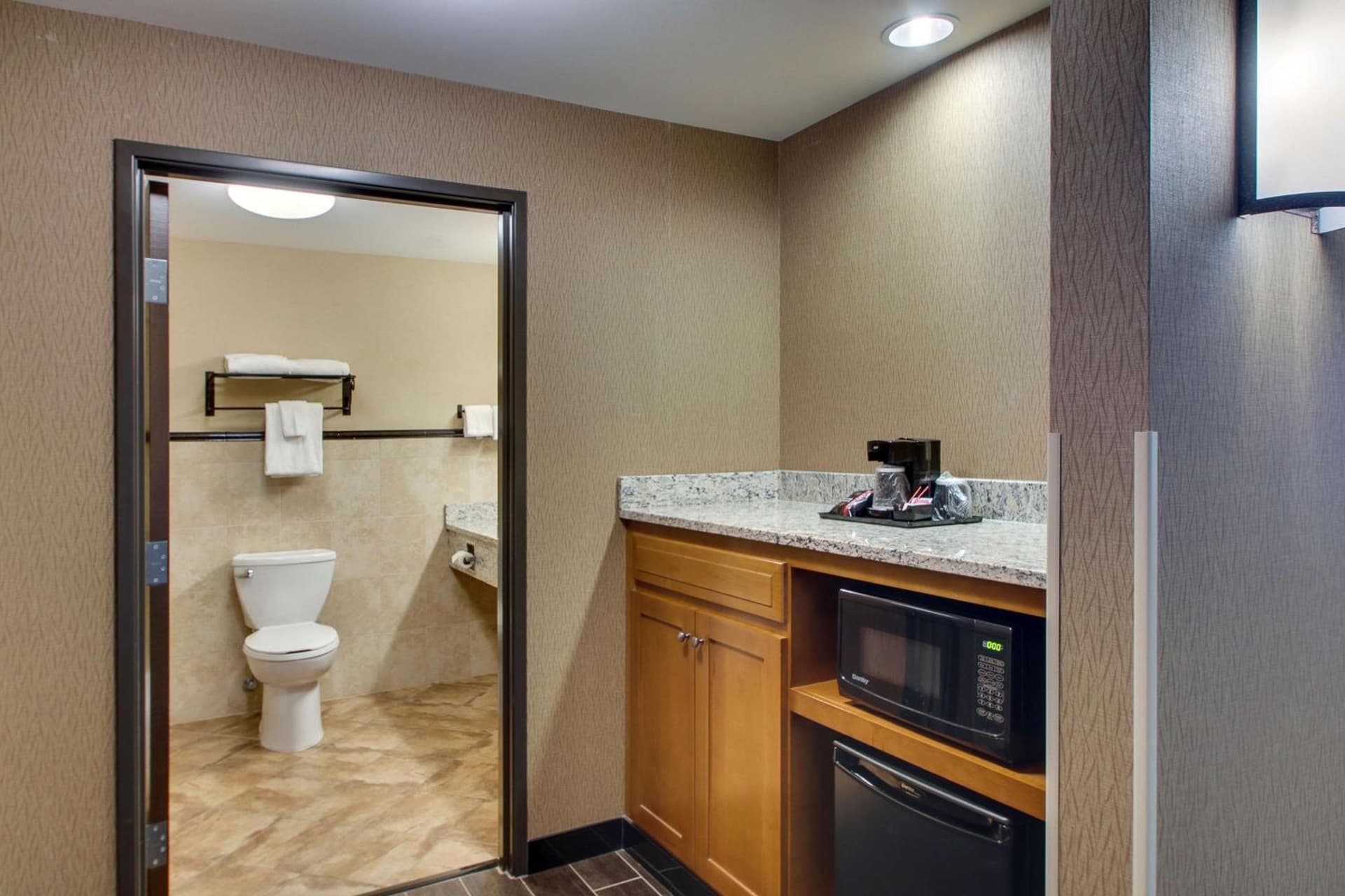 Drury Plaza Hotel Broadview Wichita gallery photo in Wichita, KS — image 49