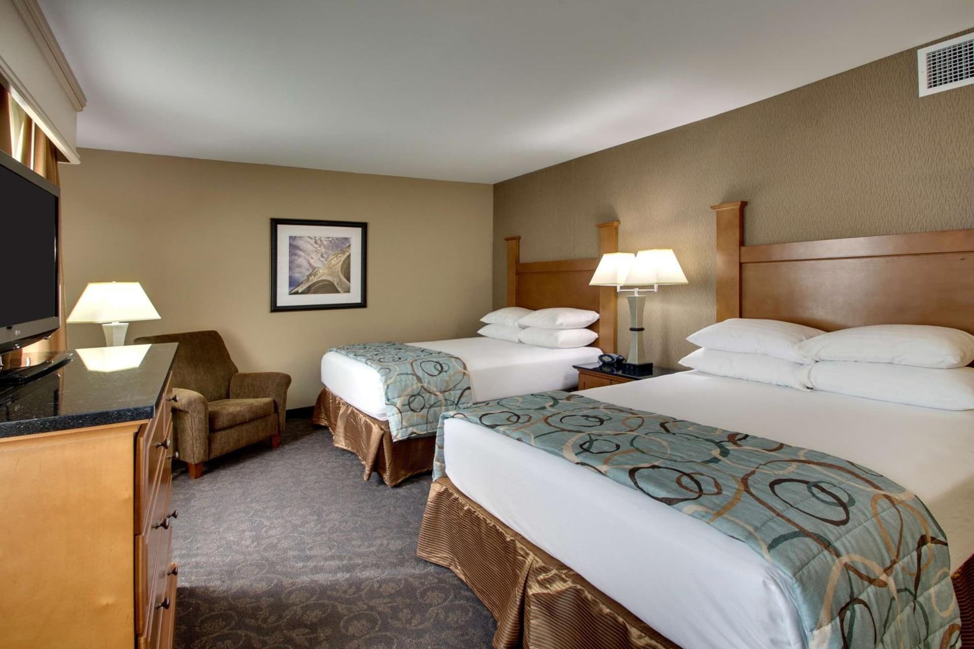 Drury Plaza Hotel Broadview Wichita gallery photo in Wichita, KS — image 75