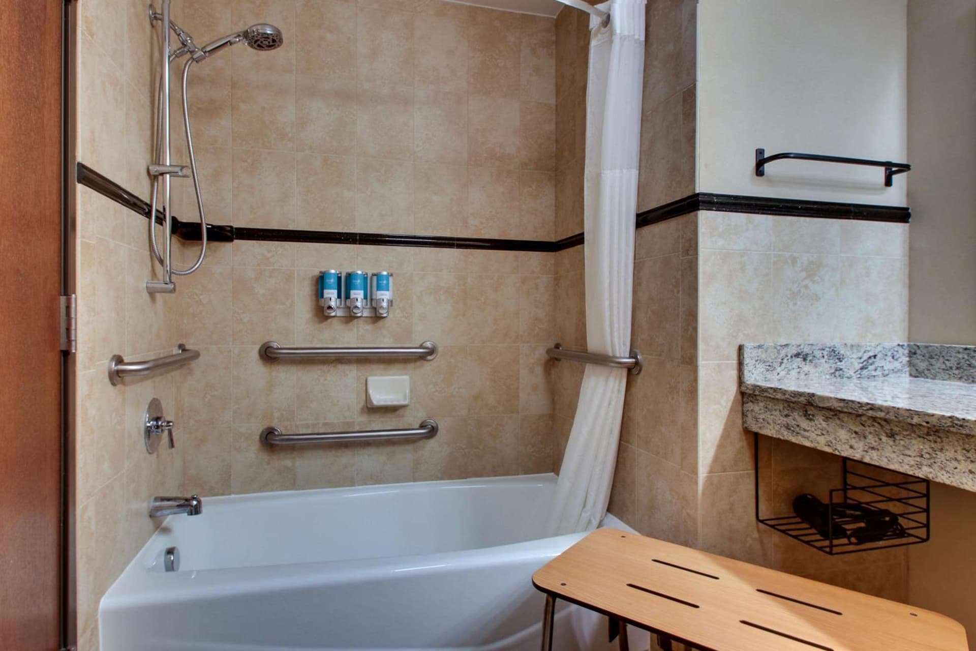 Drury Plaza Hotel Broadview Wichita gallery photo in Wichita, KS — image 36