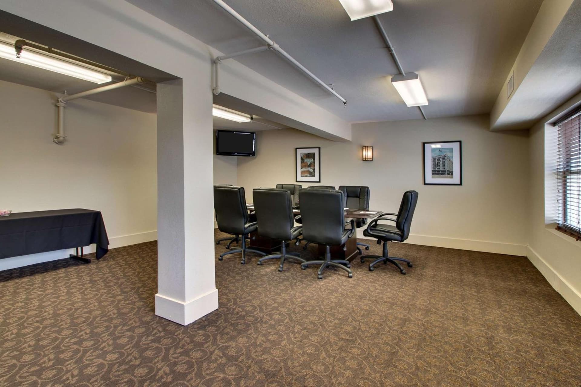 Drury Plaza Hotel Broadview Wichita gallery photo in Wichita, KS — image 82