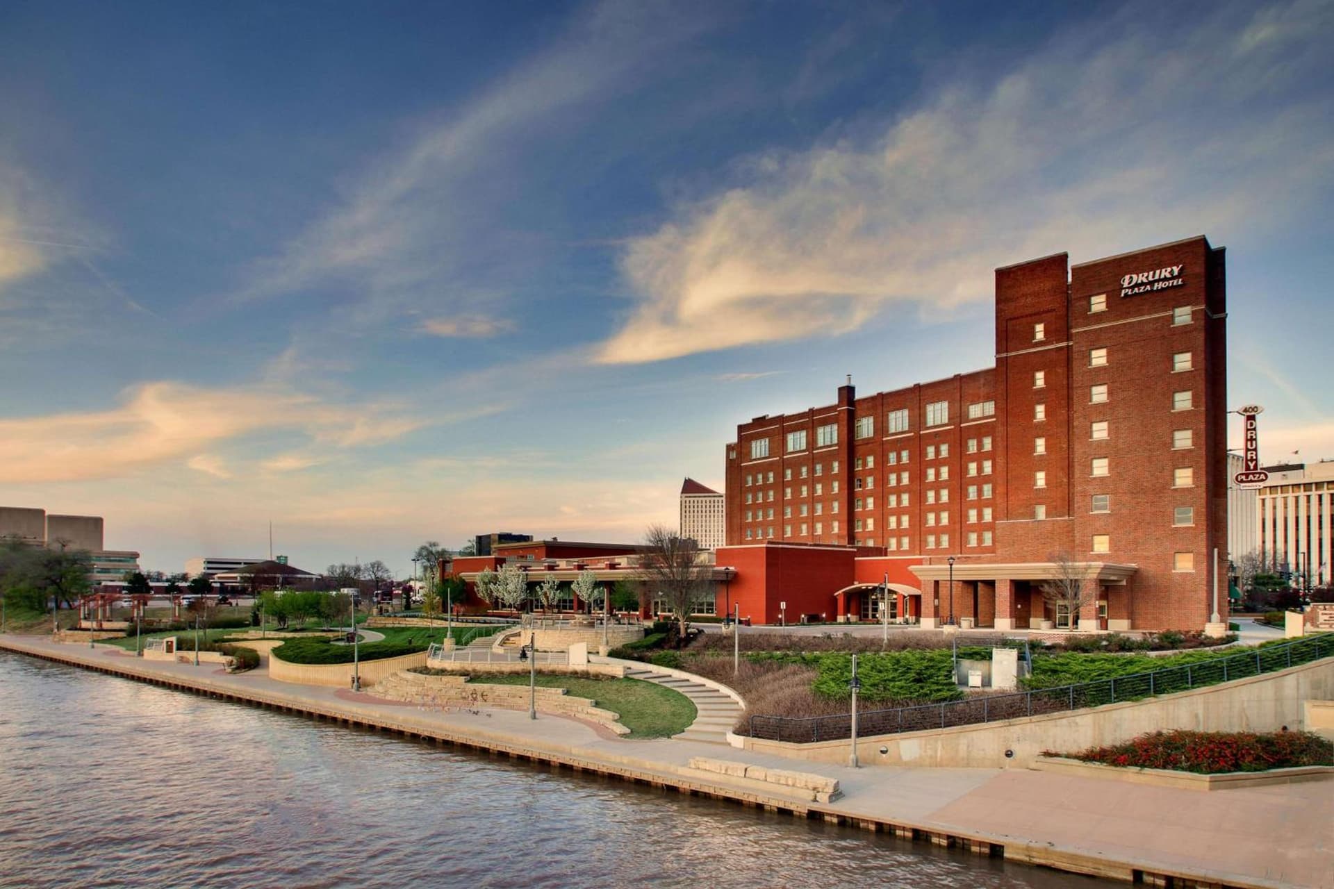 Drury Plaza Hotel Broadview Wichita gallery photo in Wichita, KS — image 64