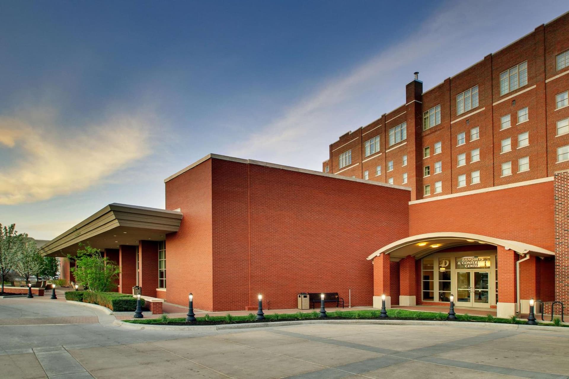 Drury Plaza Hotel Broadview Wichita gallery photo in Wichita, KS — image 4