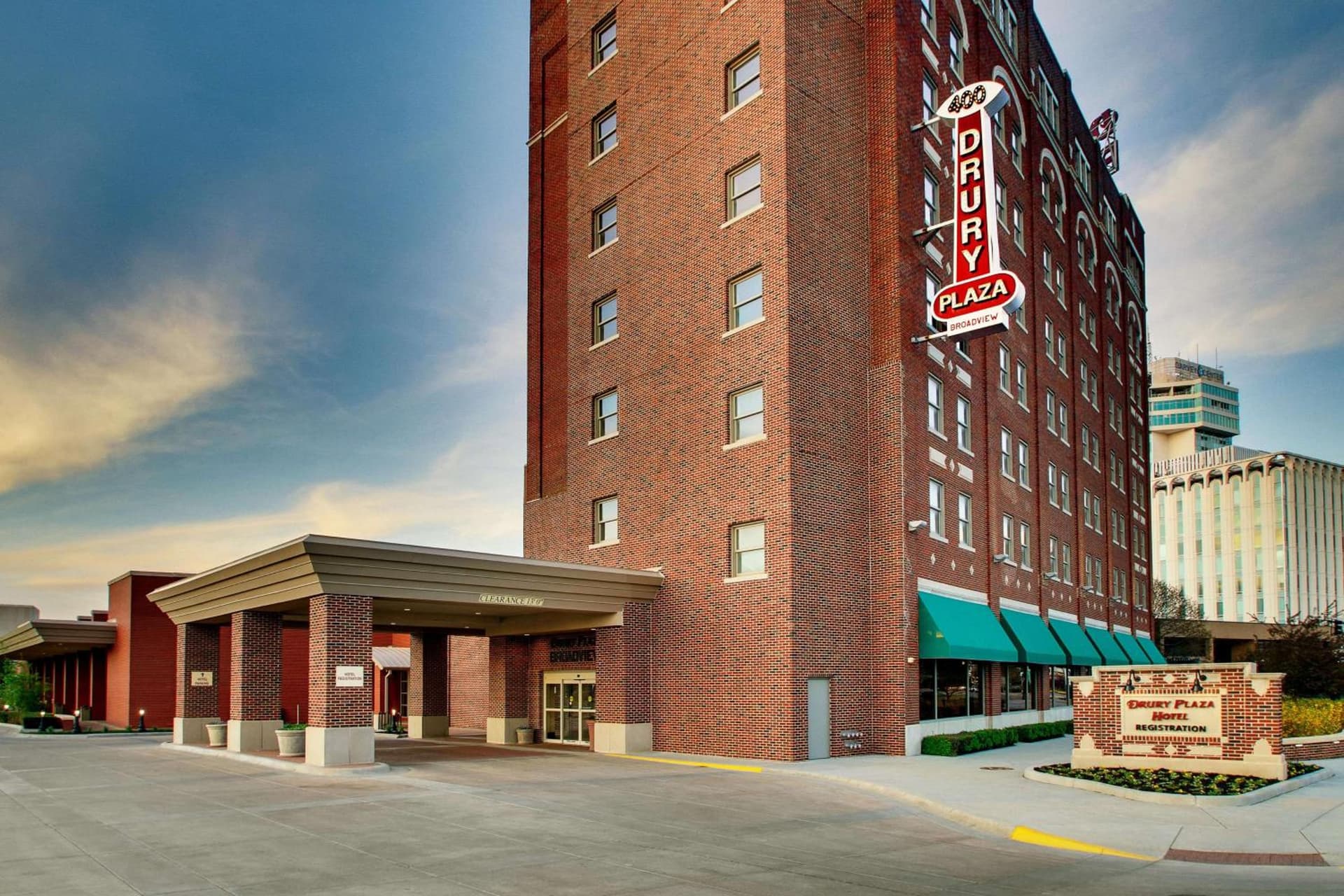 Drury Plaza Hotel Broadview Wichita gallery photo in Wichita, KS — image 25