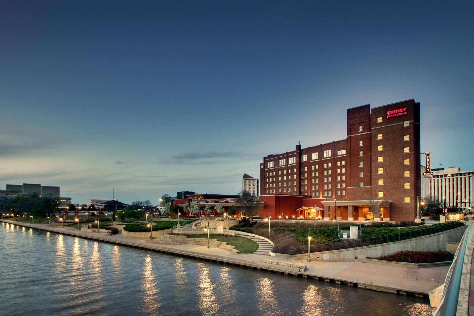 Drury Plaza Hotel Broadview Wichita gallery photo in Wichita, KS — image 18