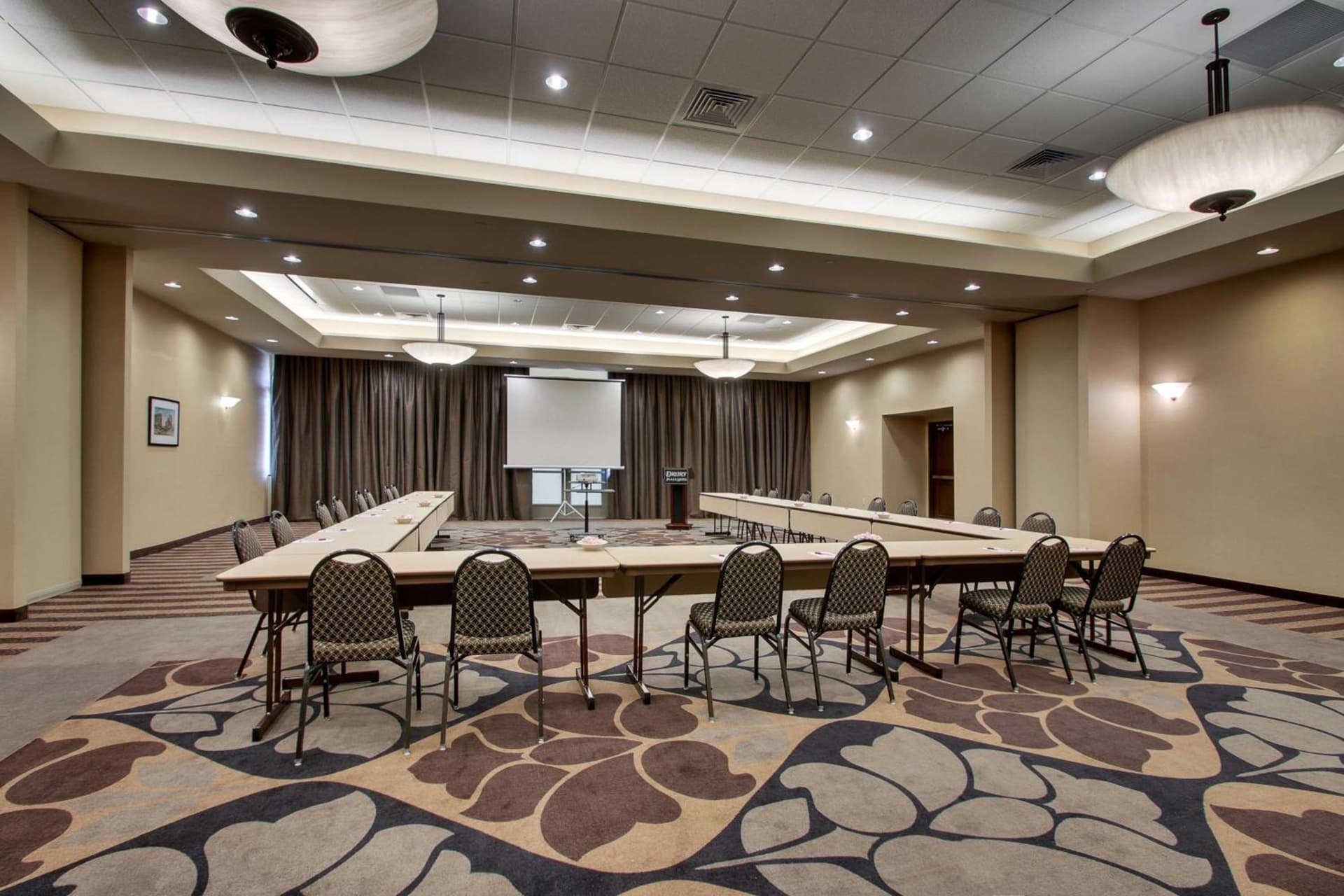 Drury Plaza Hotel Broadview Wichita gallery photo in Wichita, KS — image 70