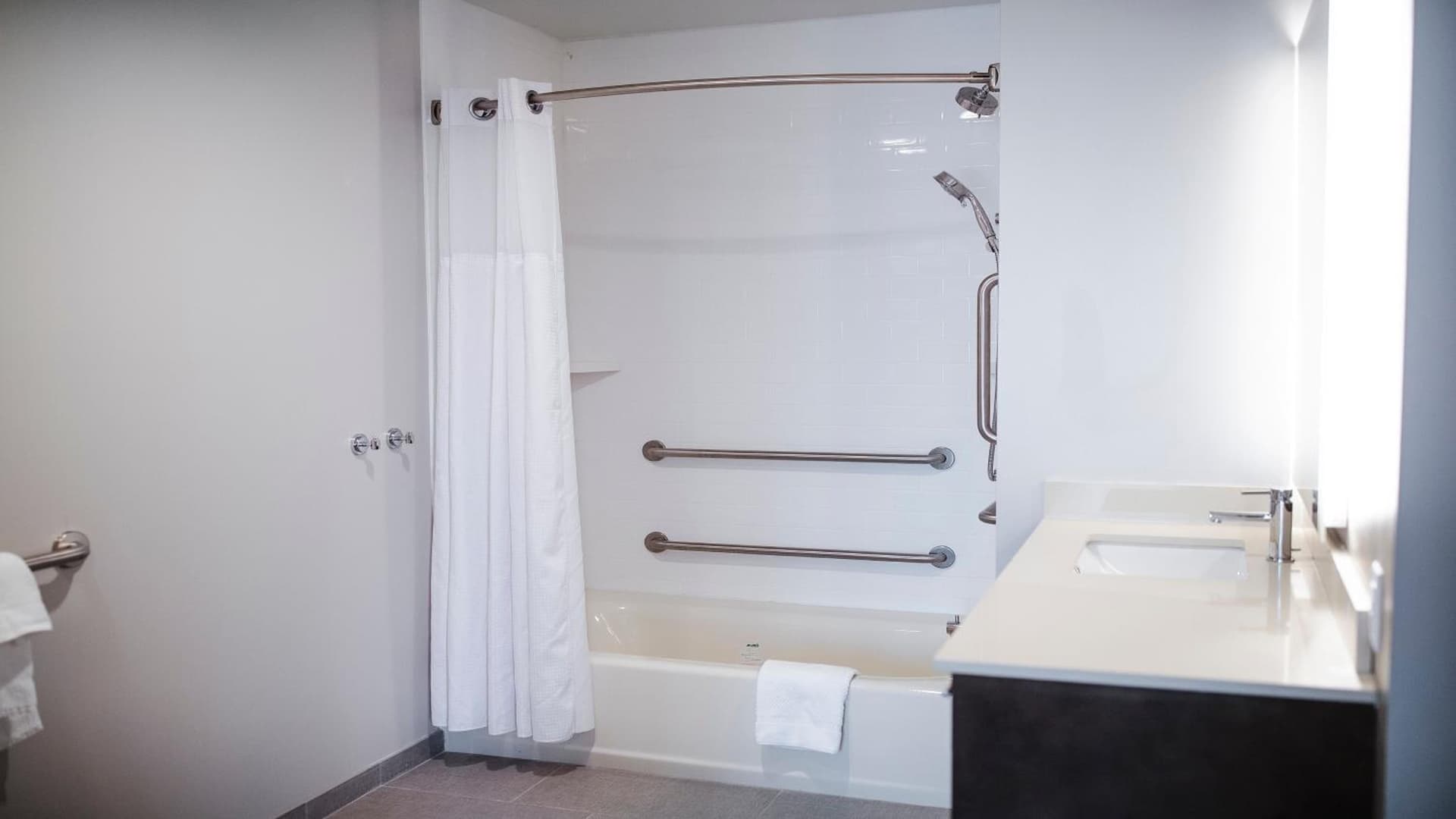 Staybridge Suites Auburn Hills by IHG gallery photo in Auburn Hills, MI — image 16