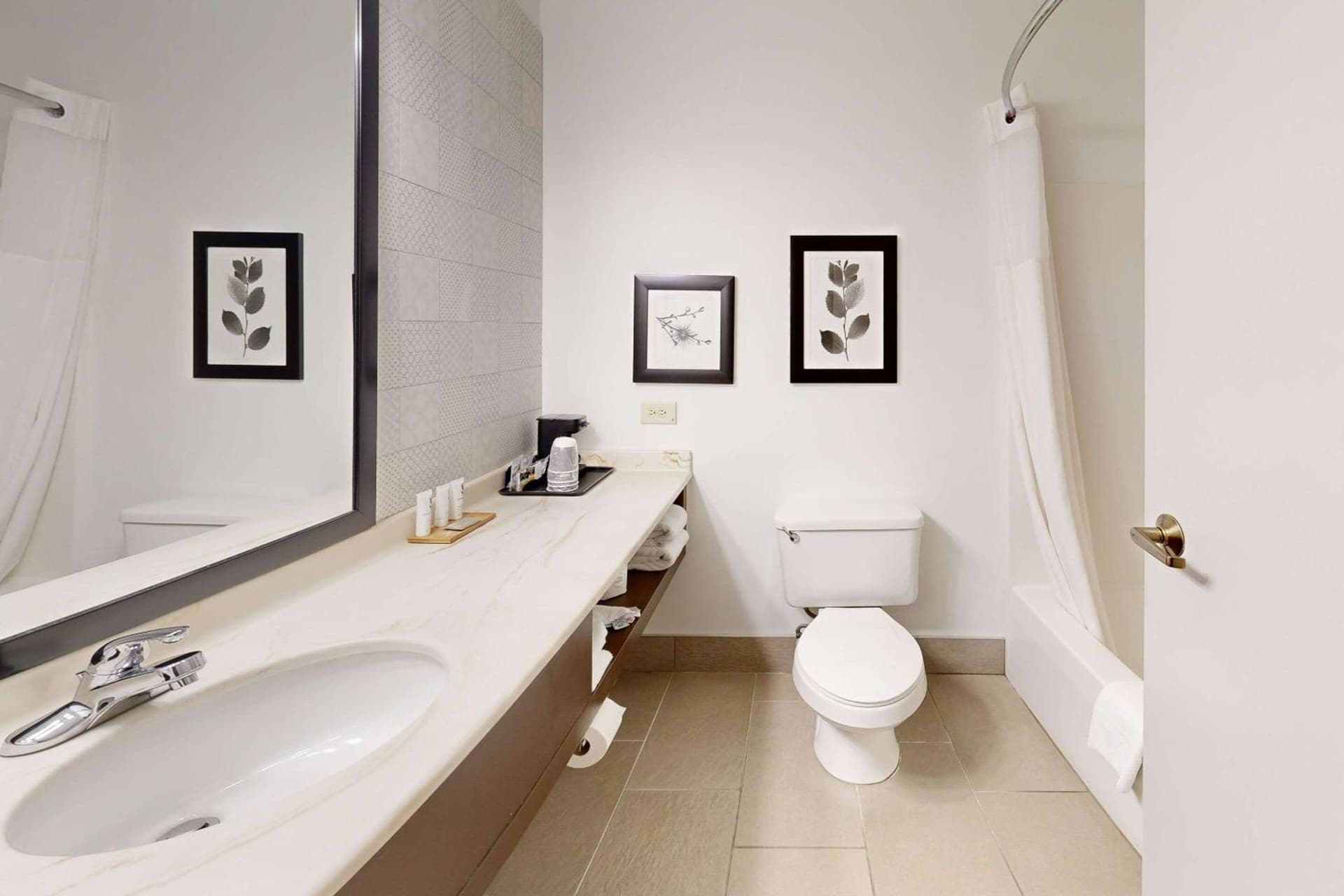 Country Inn & Suites by Radisson, Michigan City, IN gallery photo in Michigan City, IN — image 33