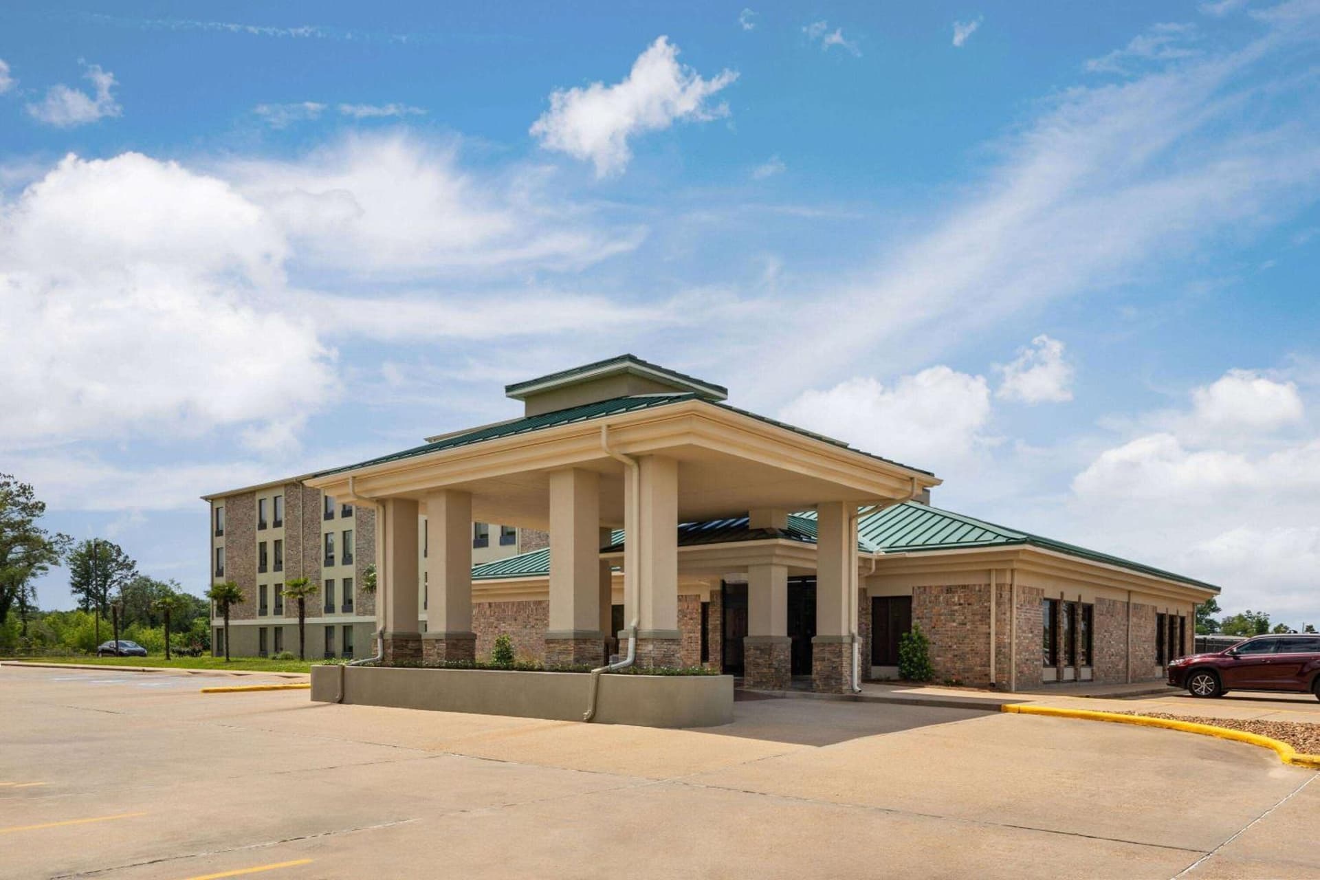 Super 8 by Wyndham Alexandria LA interior in Alexandria, LA — gallery photo 2