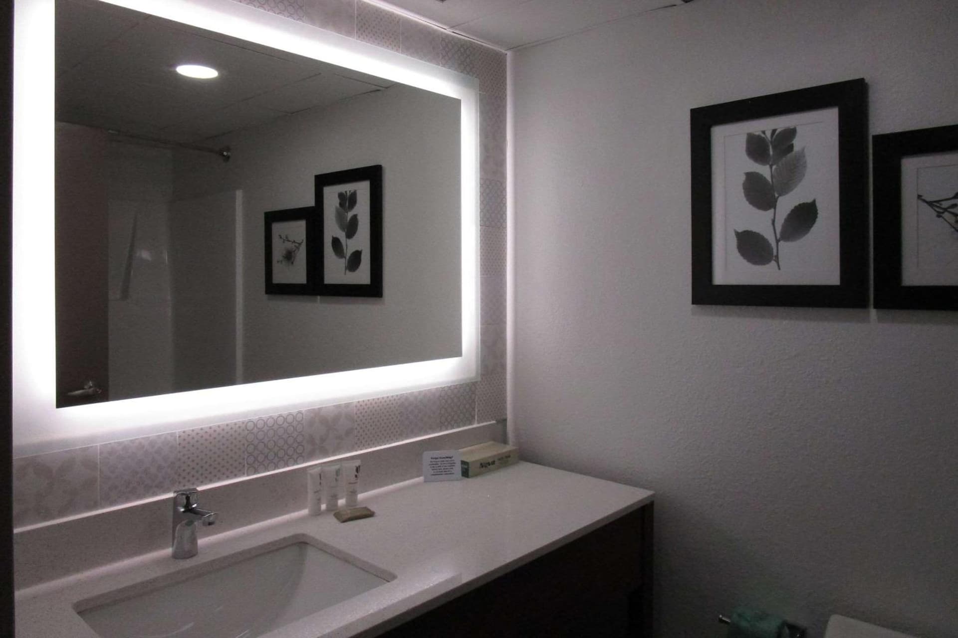Country Inn & Suites by Radisson, Dunbar - Charleston gallery photo in Dunbar, WV — image 18