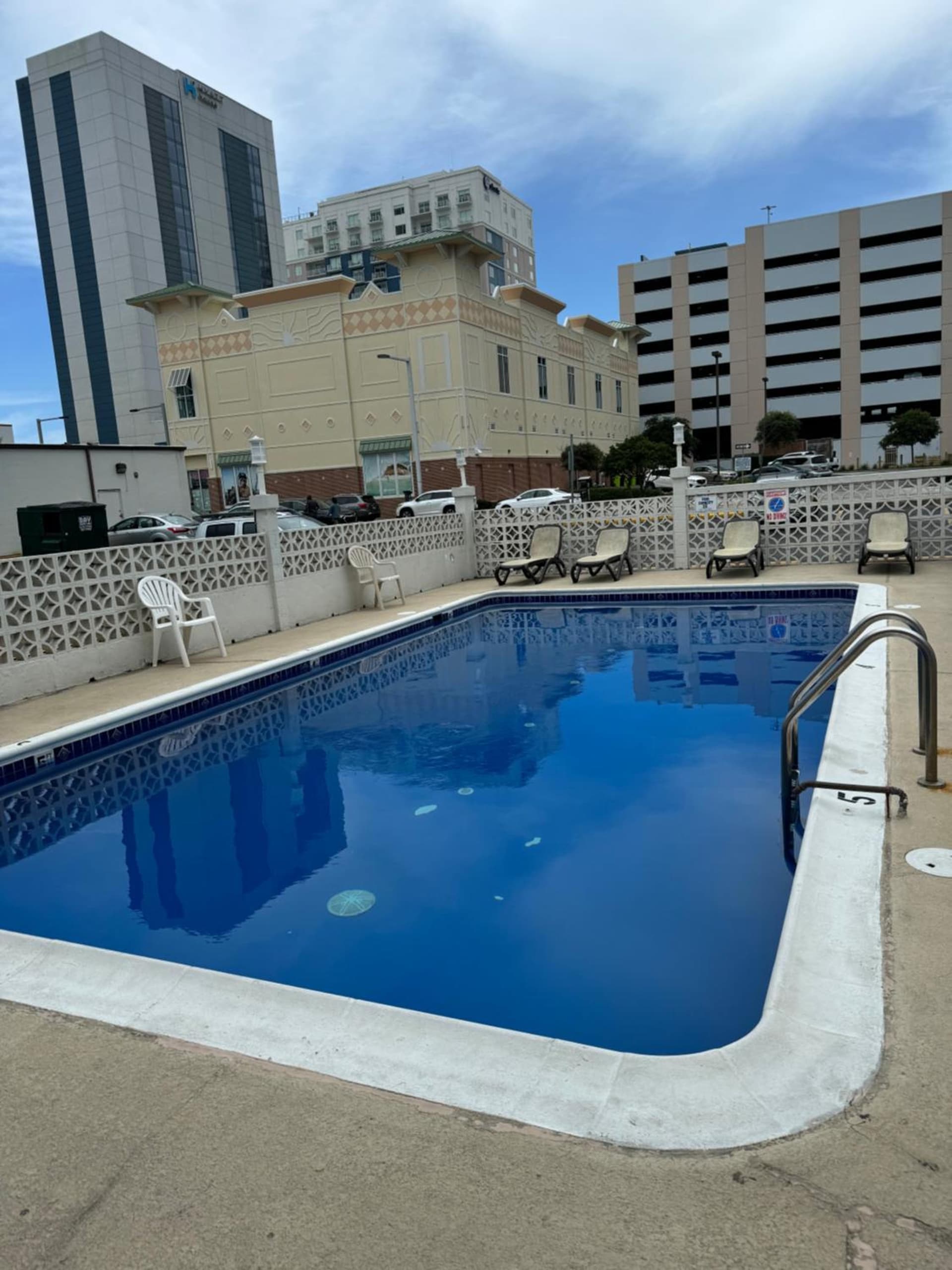 Atlantic Inn interior in Virginia Beach, VA — gallery photo 2