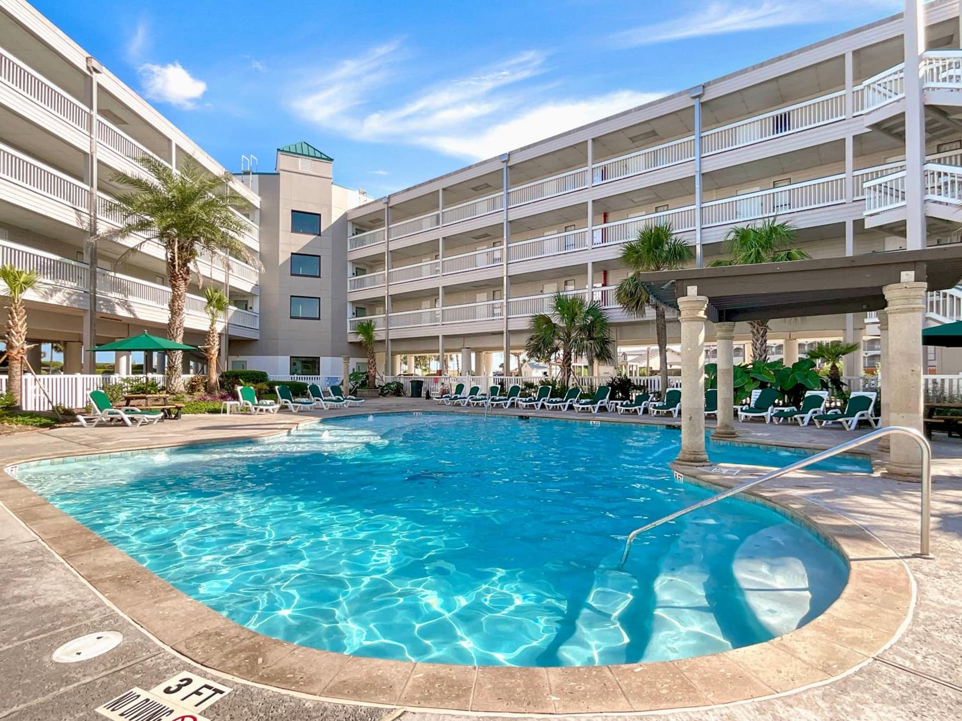 Cozy Galveston Beach Front Condo interior in Galveston, TX — gallery photo 2