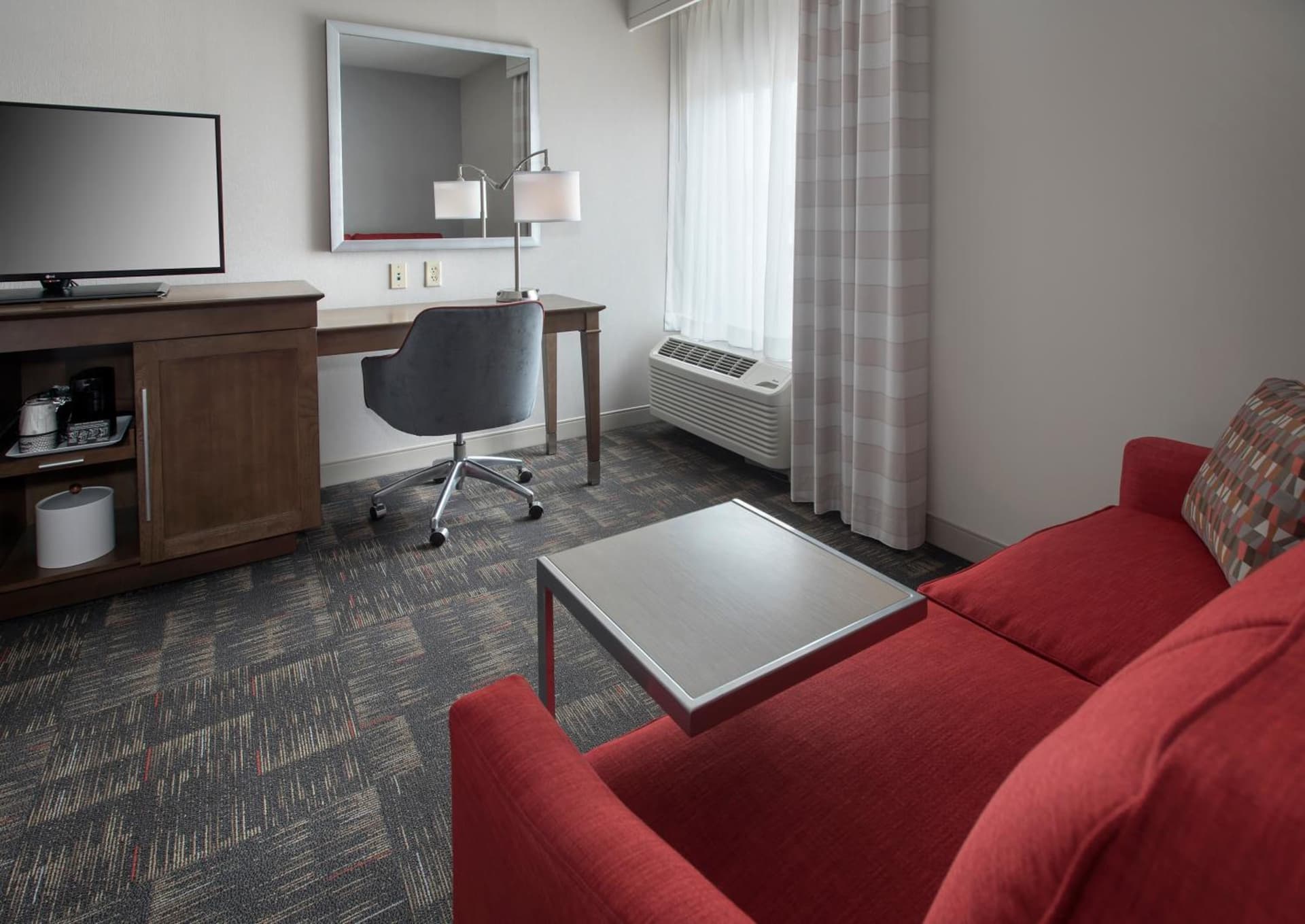 Hampton Inn Boston Logan Airport gallery photo in Boston, MA — image 8