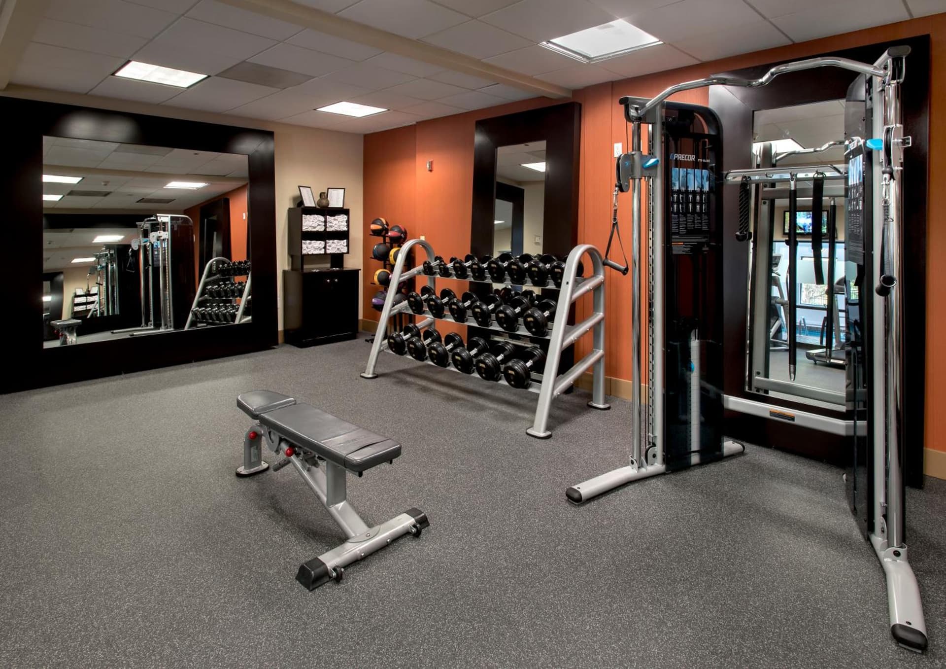Hampton Inn Boston Logan Airport gallery photo in Boston, MA — image 17