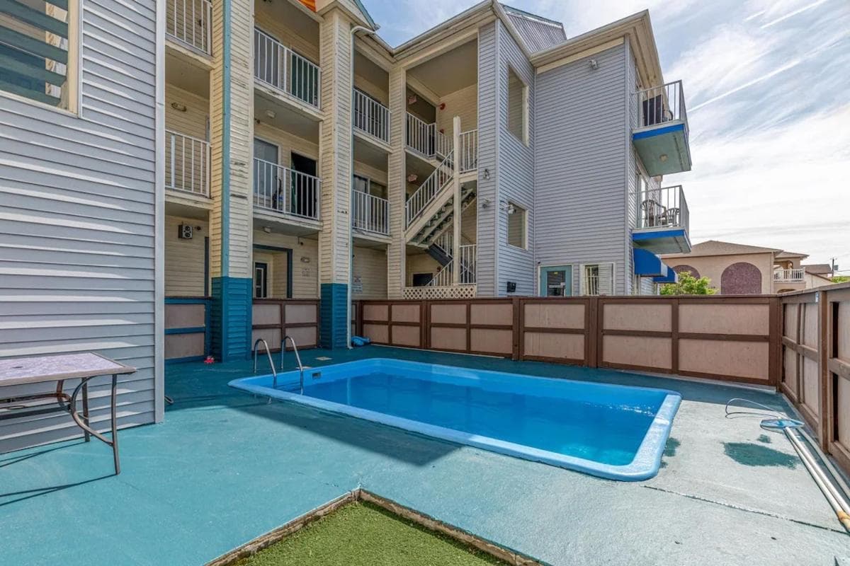 Hotel Charlee Villas Beach Hotel Oceanblock interior in Seaside Heights, NJ — gallery photo 2