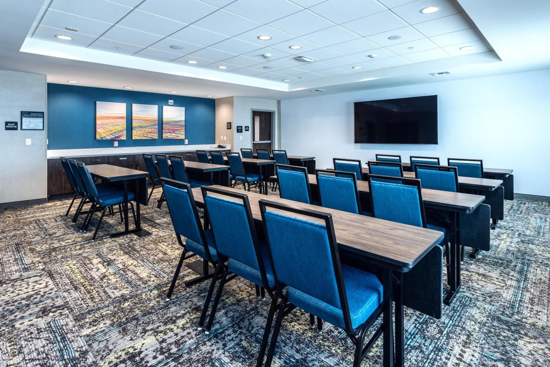 Hampton Inn & Suites Bakersfield Central gallery photo in Bakersfield, CA — image 17