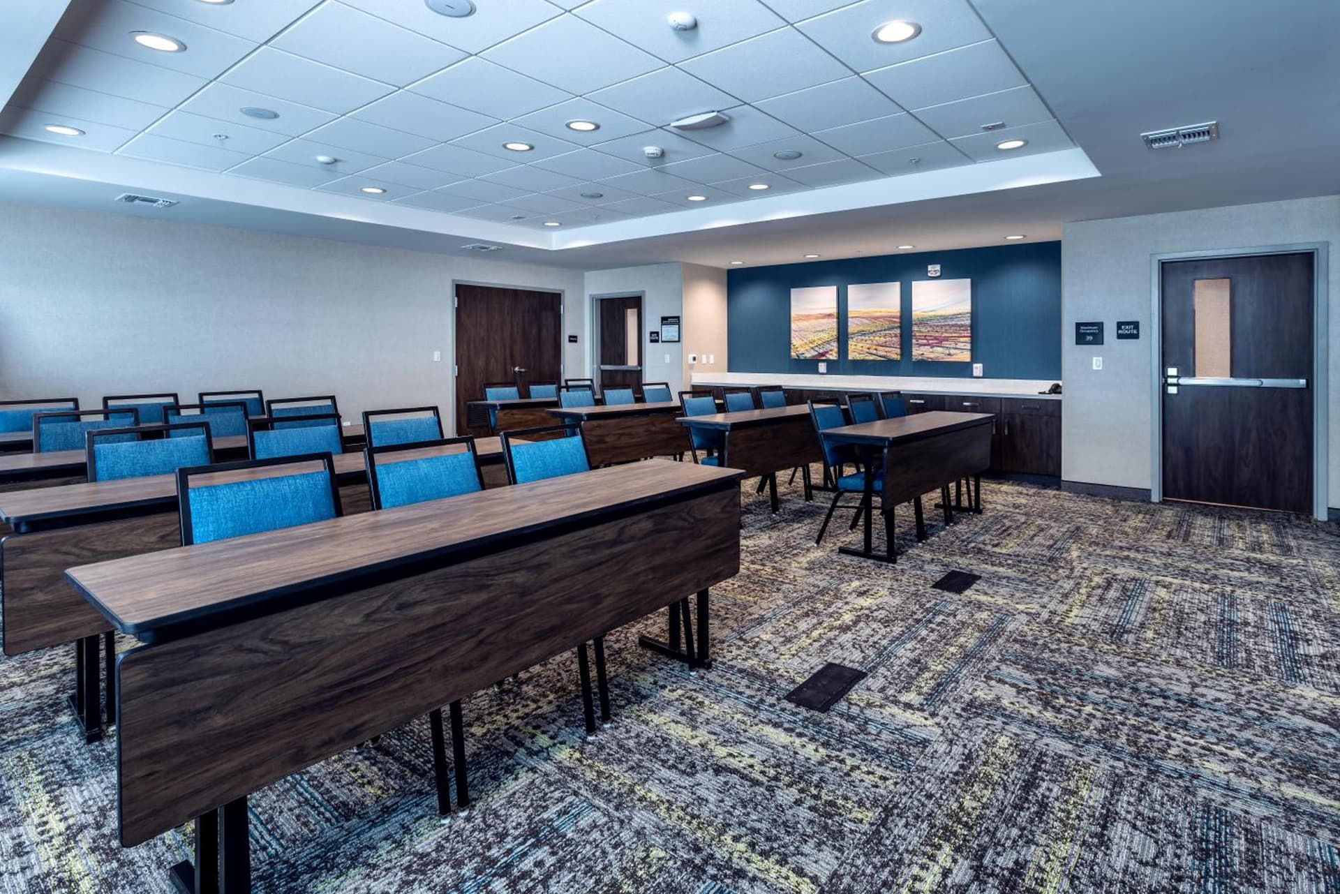 Hampton Inn & Suites Bakersfield Central gallery photo in Bakersfield, CA — image 16