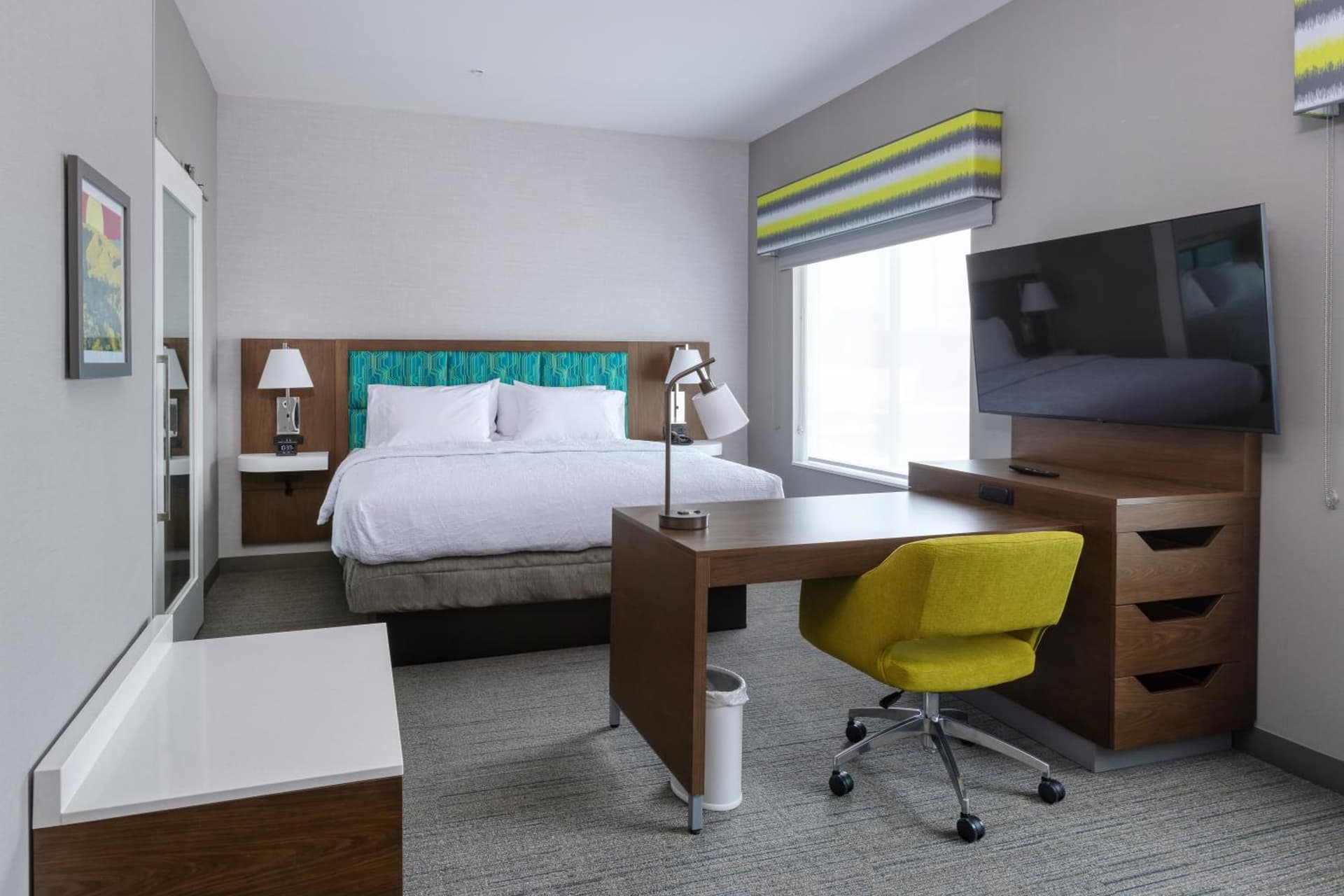 Hampton Inn & Suites Bakersfield Central gallery photo in Bakersfield, CA — image 6