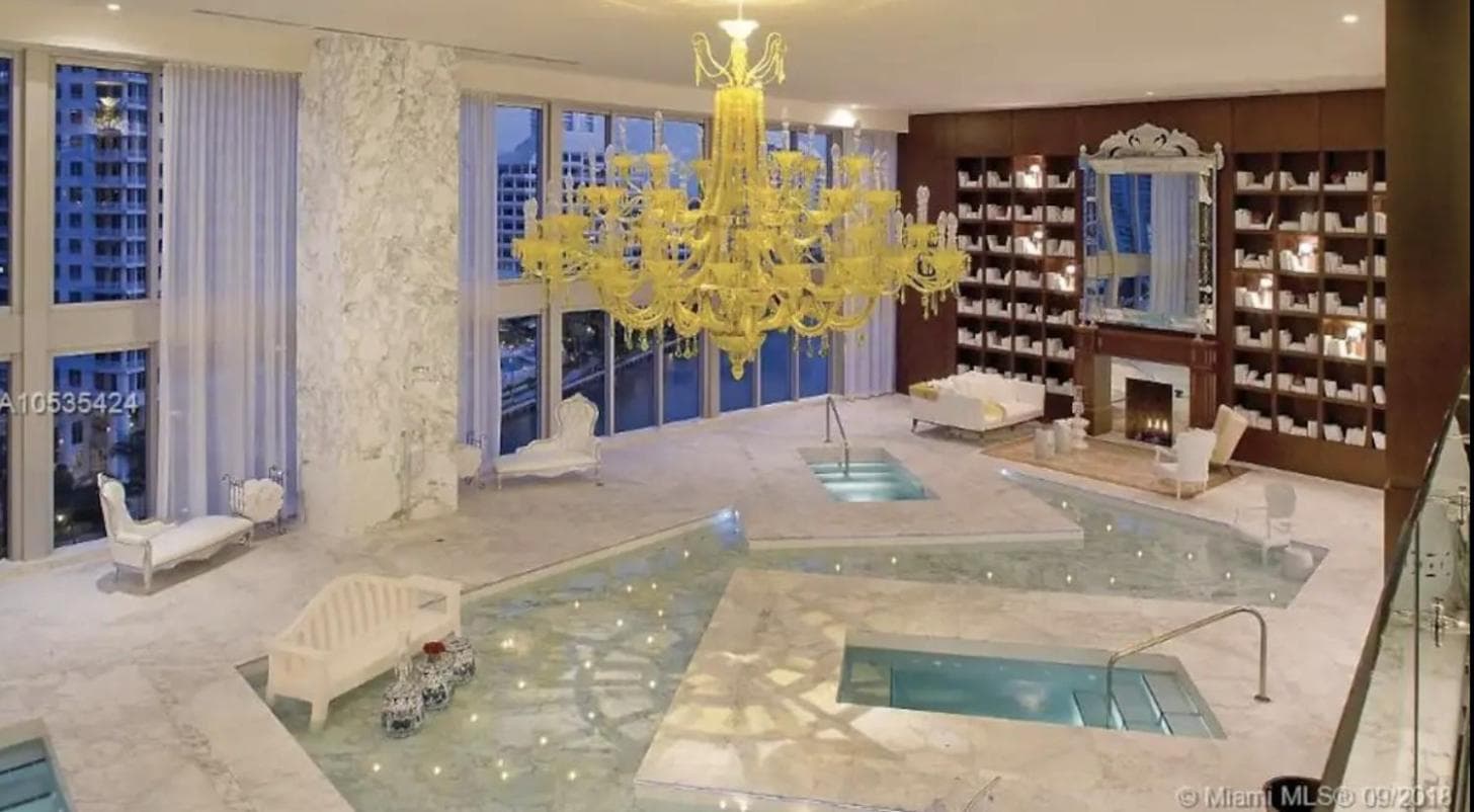 Icon Brickell Miami property views in Miami, FL — gallery photo 3