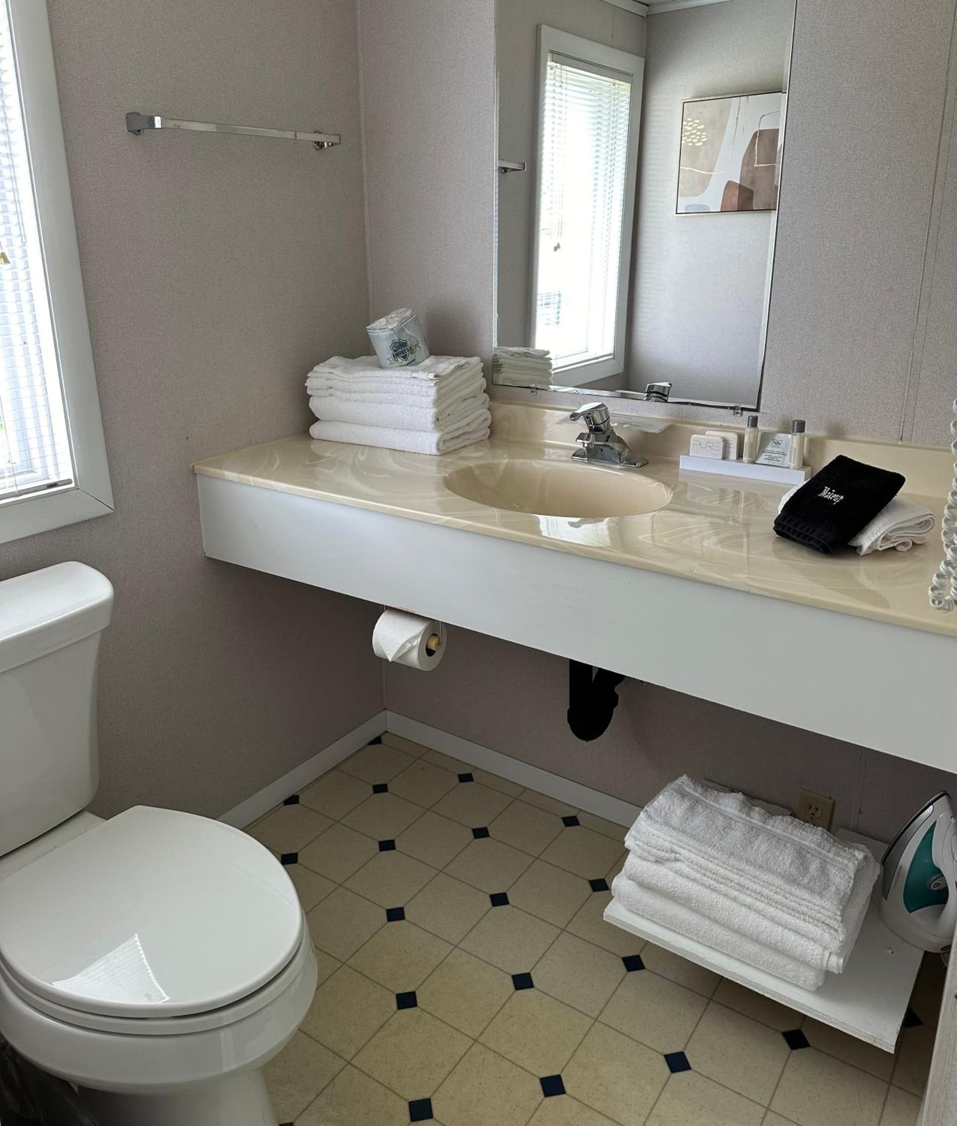 DownTown Inn property views in Sister Bay, WI — gallery photo 3
