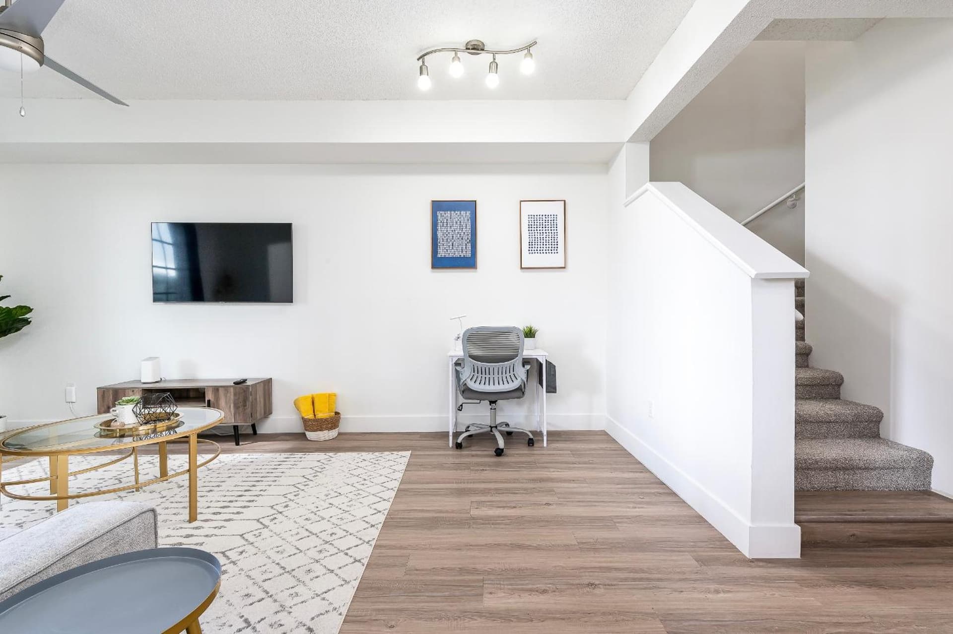 Bright open Townhome Delray Beach interior in Delray Beach, FL — gallery photo 2