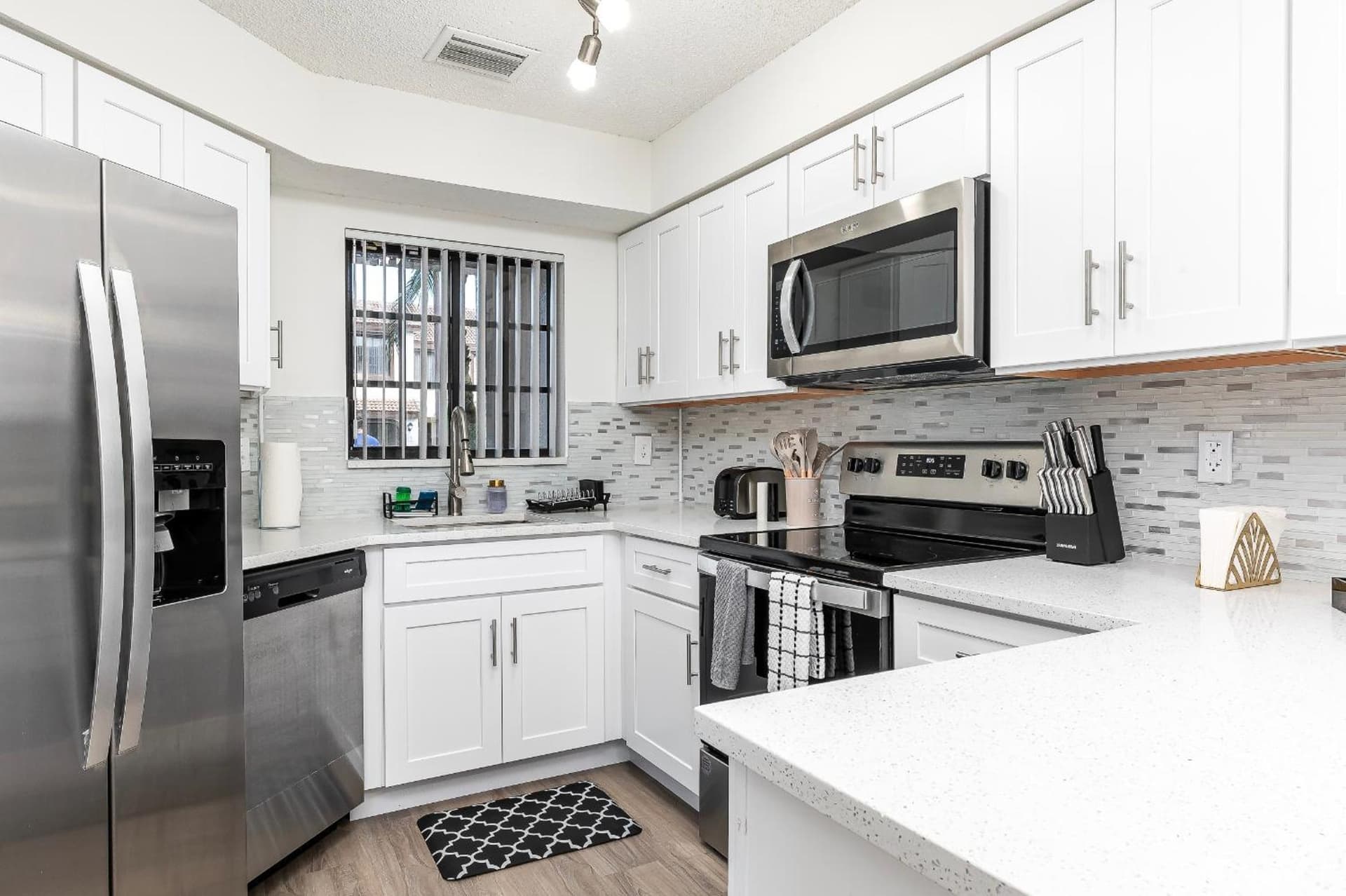 Bright open Townhome Delray Beach property views in Delray Beach, FL — gallery photo 3