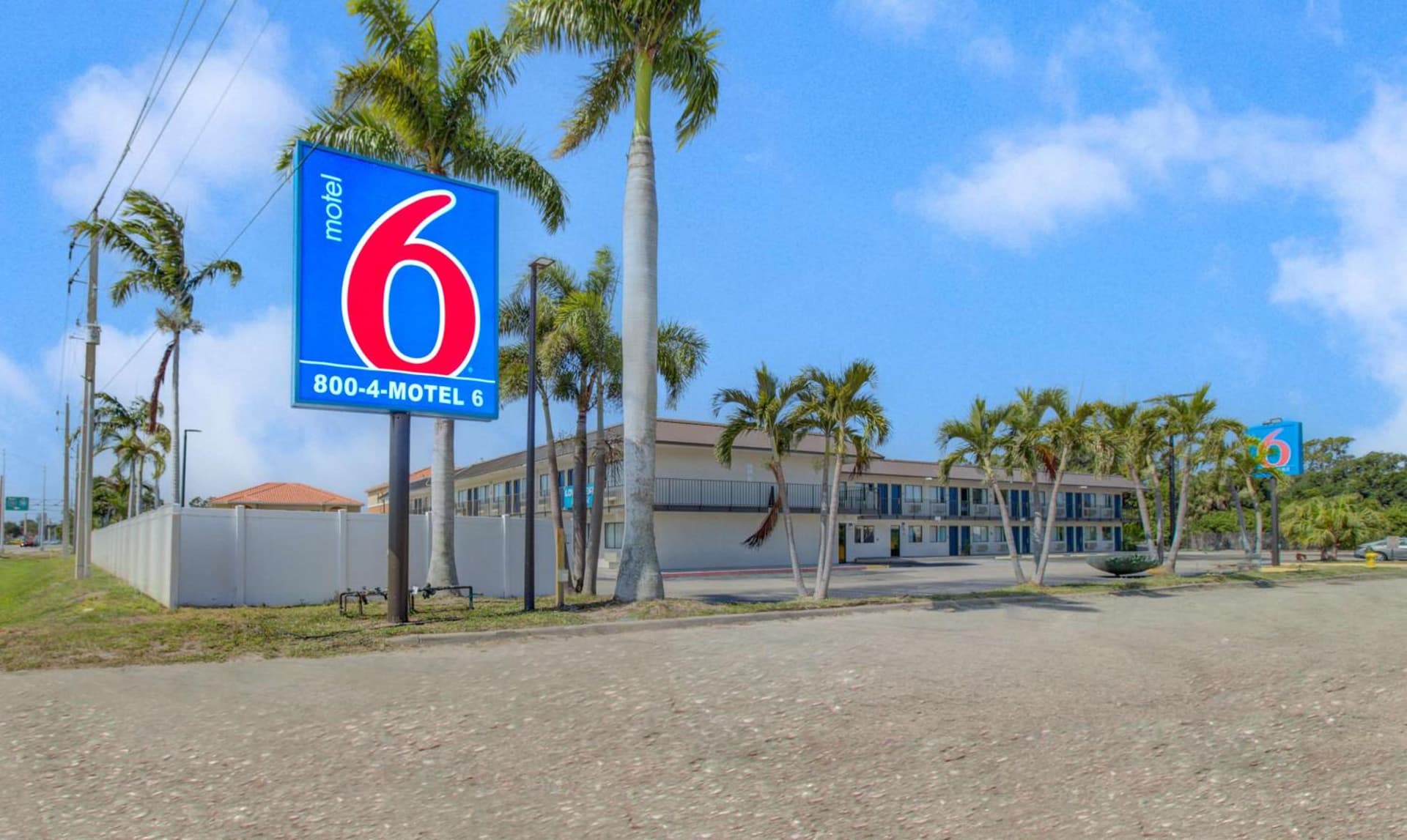 Motel 6-Venice, FL featured exterior or lobby in Venice, FL — similar hotel