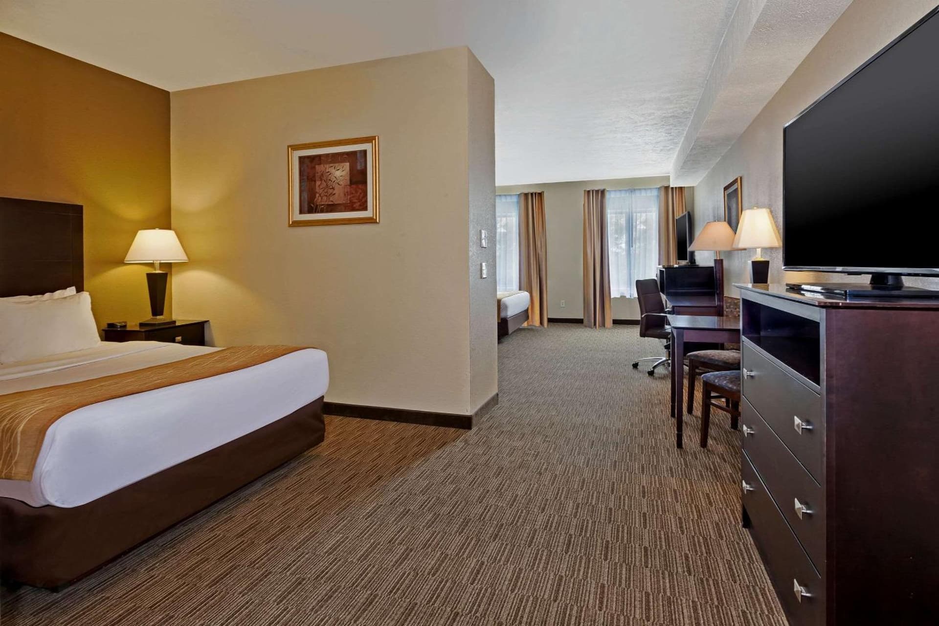 Comfort Inn Whitehall near Michigan's Adventure gallery photo in Whitehall, MI — image 14