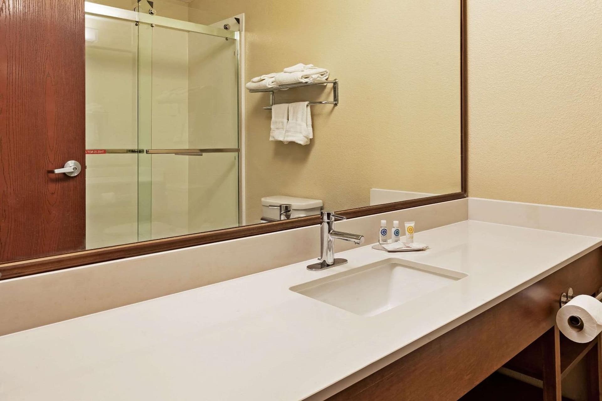 Comfort Inn Whitehall near Michigan's Adventure property views in Whitehall, MI — gallery photo 3