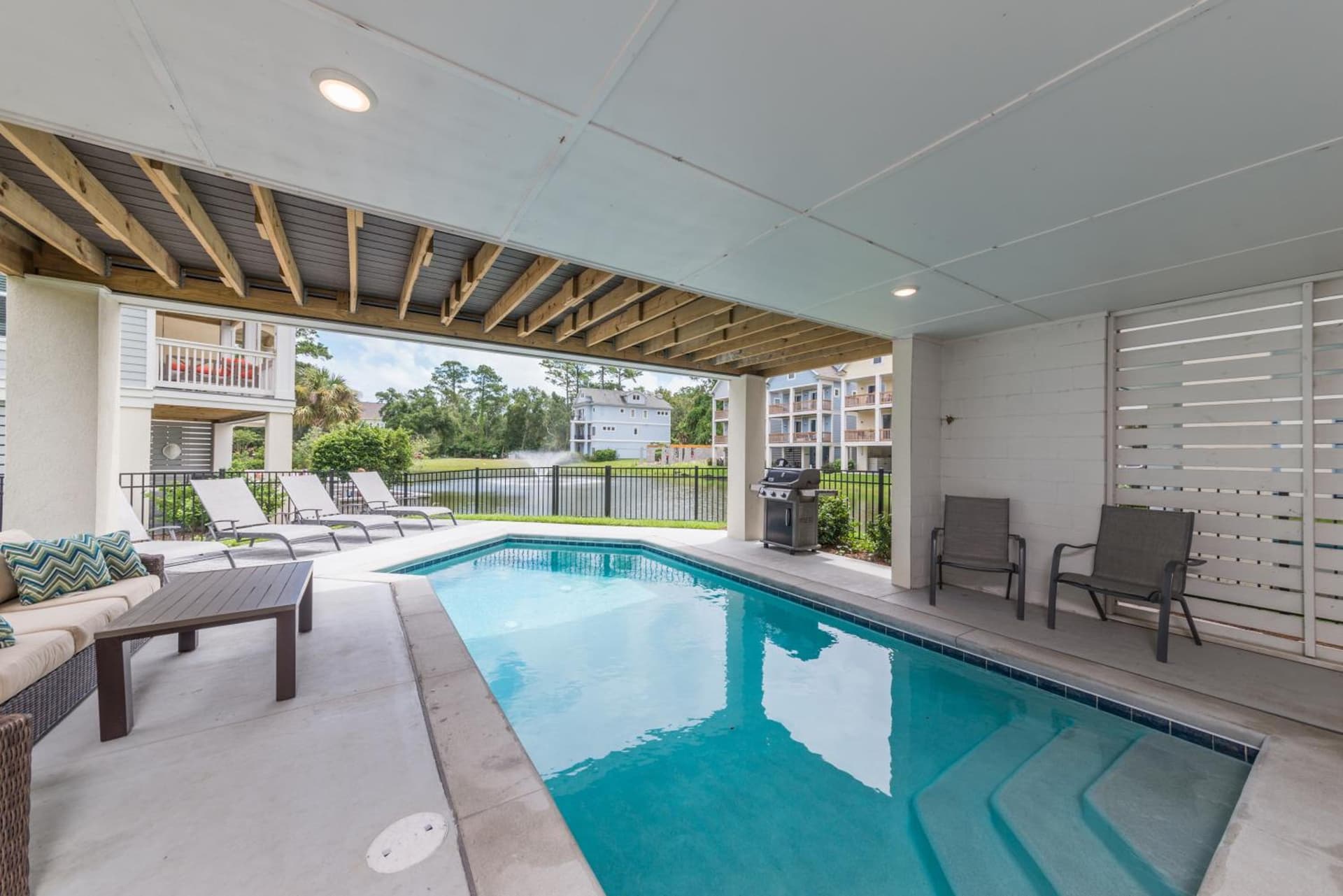15% off 7 Night Stays Aug- Oct HEATED POOL, Walk to Beach interior in Hilton Head Island, SC — gallery photo 2