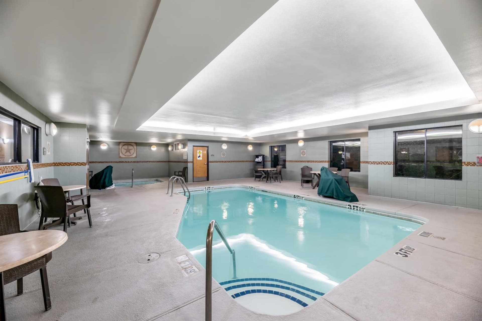 Comfort Suites El Paso West interior in El Paso, TX — gallery photo 2