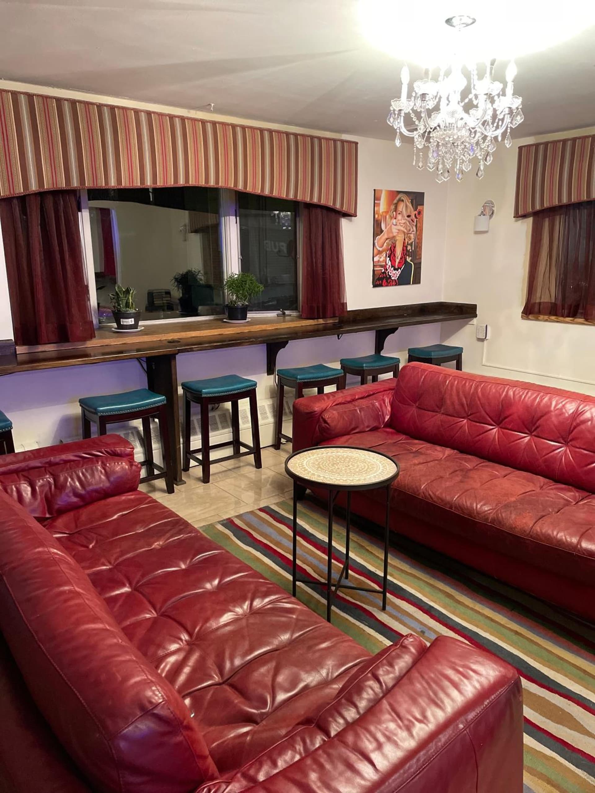 Broadway and Main Hotel interior in Everett, MA — gallery photo 2