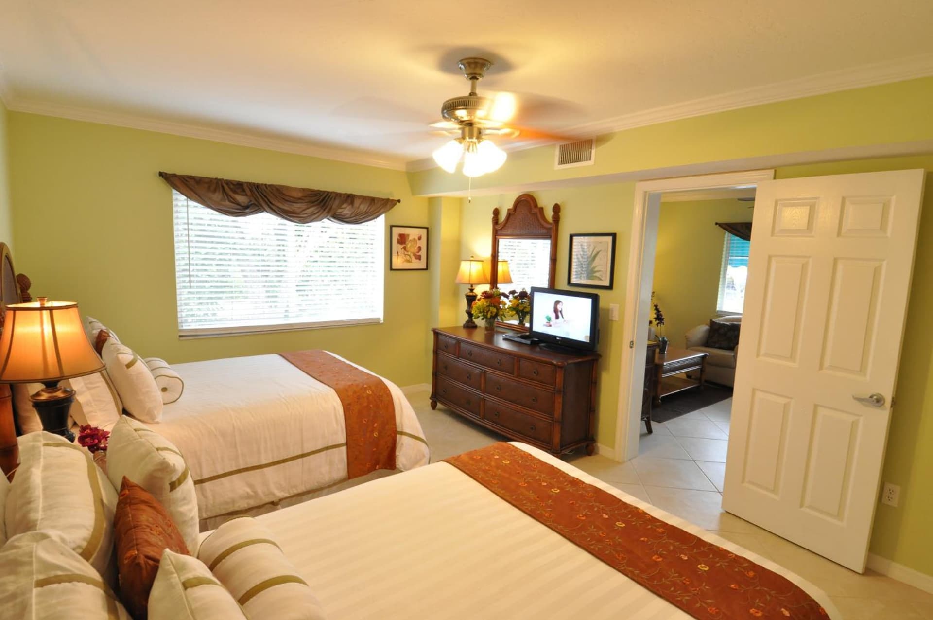 Tropical Beach Resorts - Sarasota gallery photo in Sarasota, FL — image 146