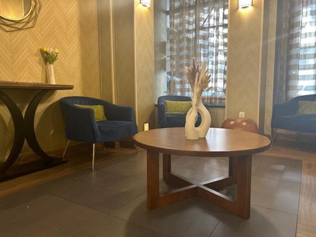 Fairfield Inn & Suites by Marriott New York Manhattan/Fifth Avenue interior in New York, NY — gallery photo 2