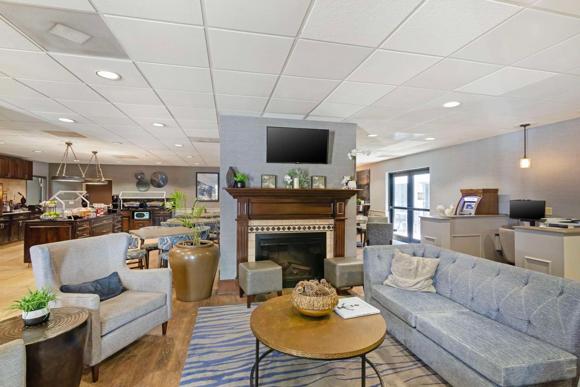Best Western Savannah Historic District interior in Savannah, GA — gallery photo 2