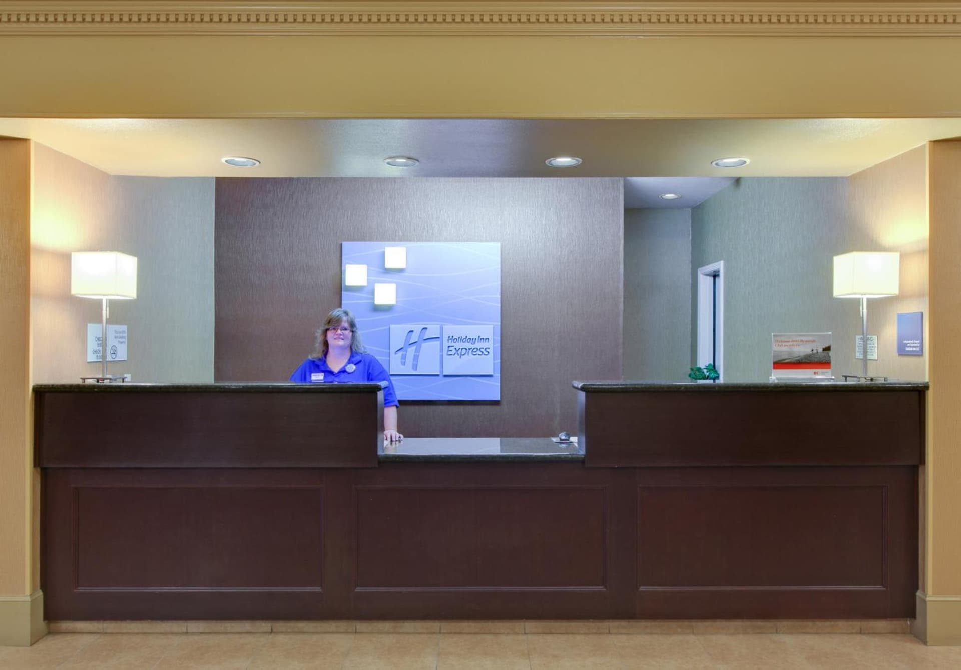 Holiday Inn Express Oakdale by IHG interior in Oakdale, CA — gallery photo 2