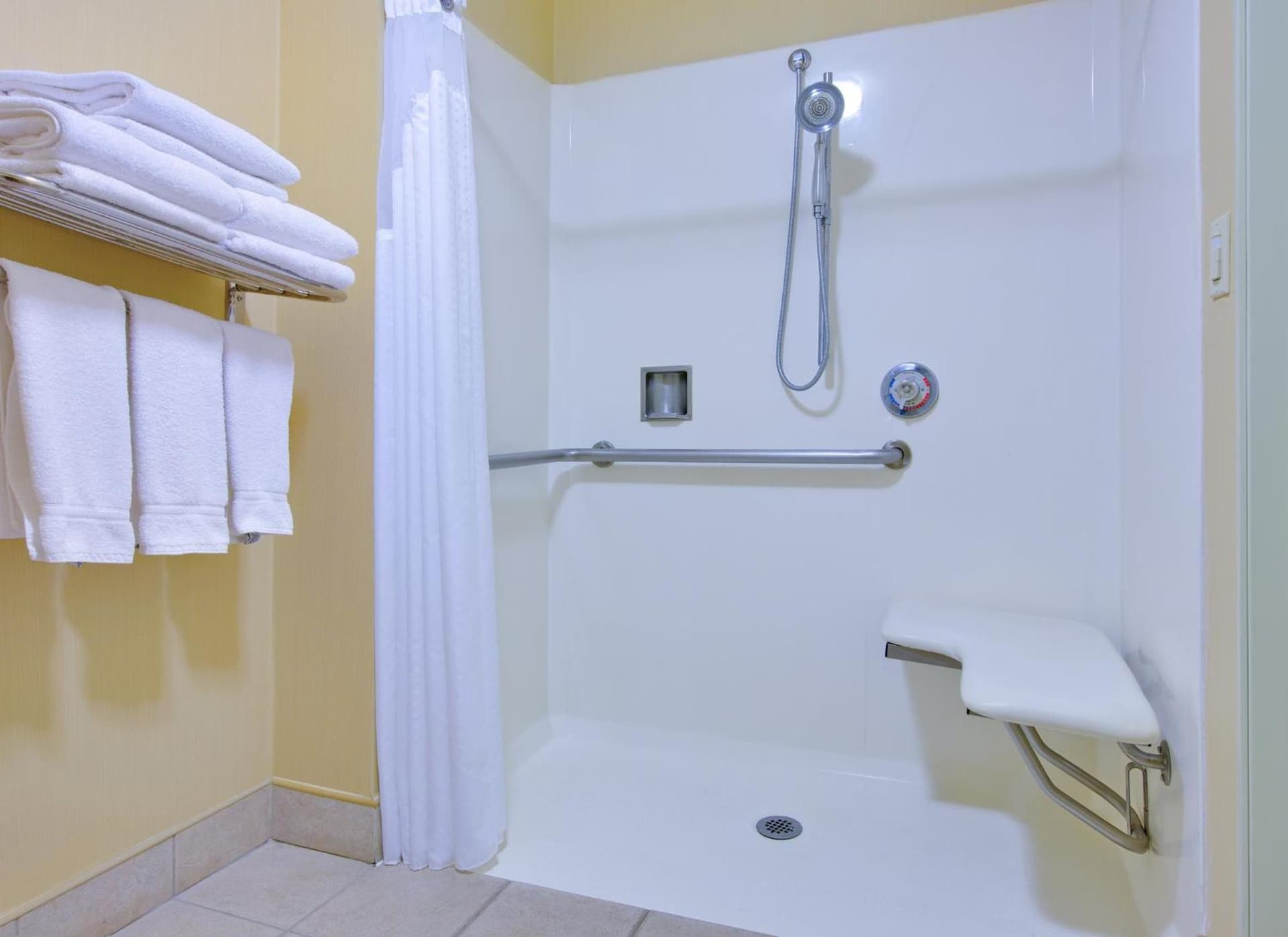 Holiday Inn Express Oakdale by IHG gallery photo in Oakdale, CA — image 60