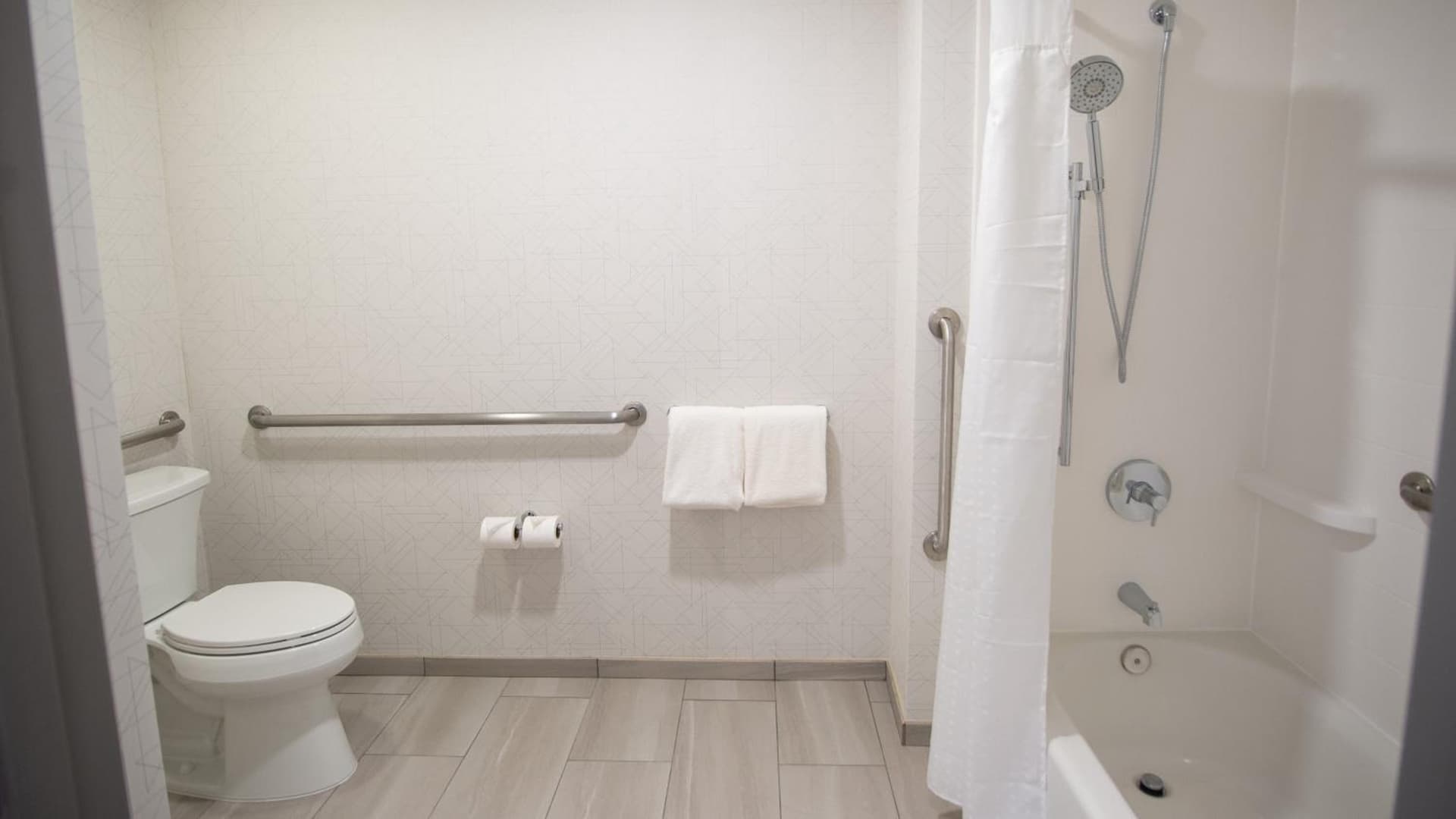 Holiday Inn Express Oakdale by IHG gallery photo in Oakdale, CA — image 36